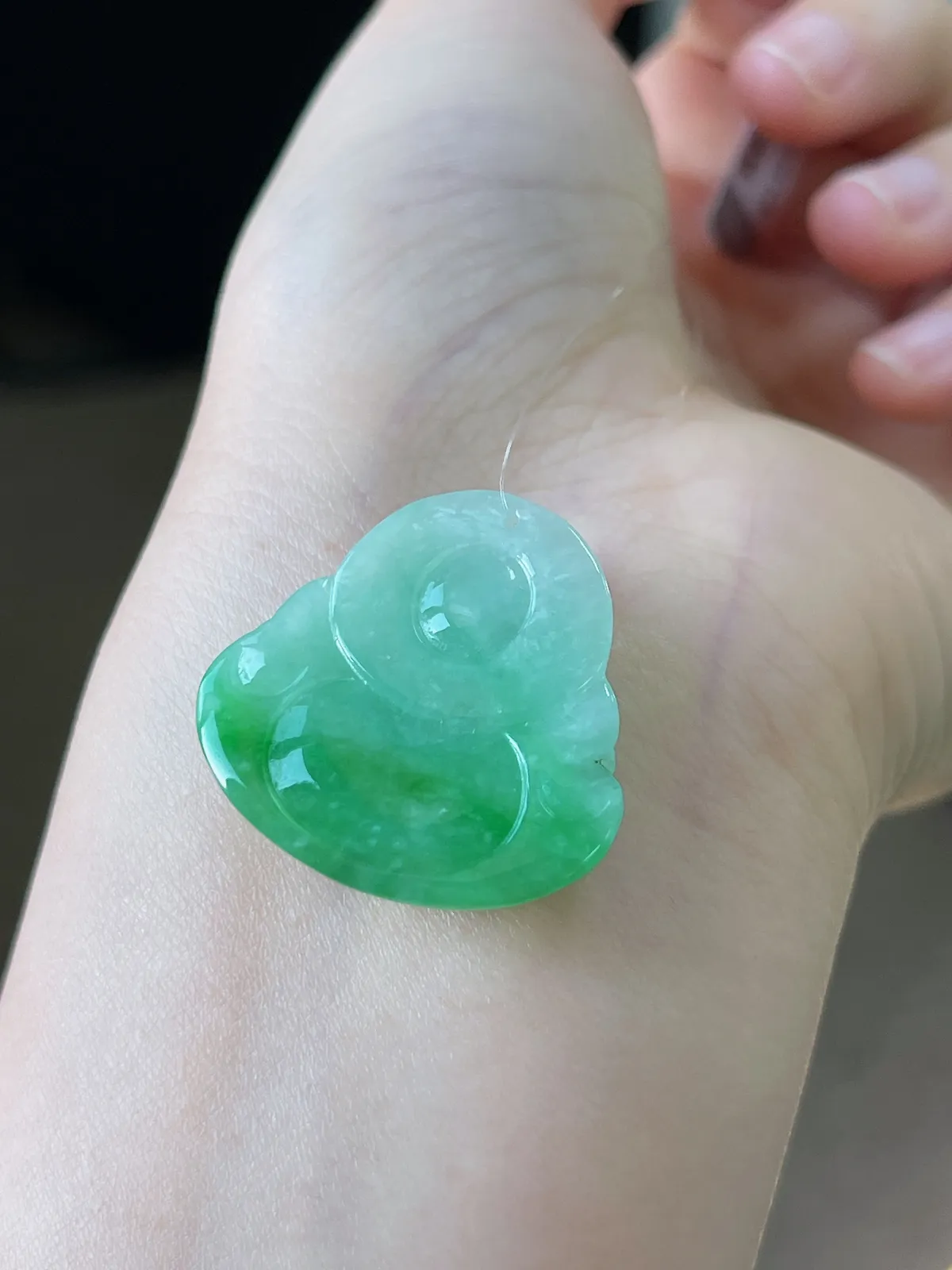 翡翠糯化种绿色吊坠