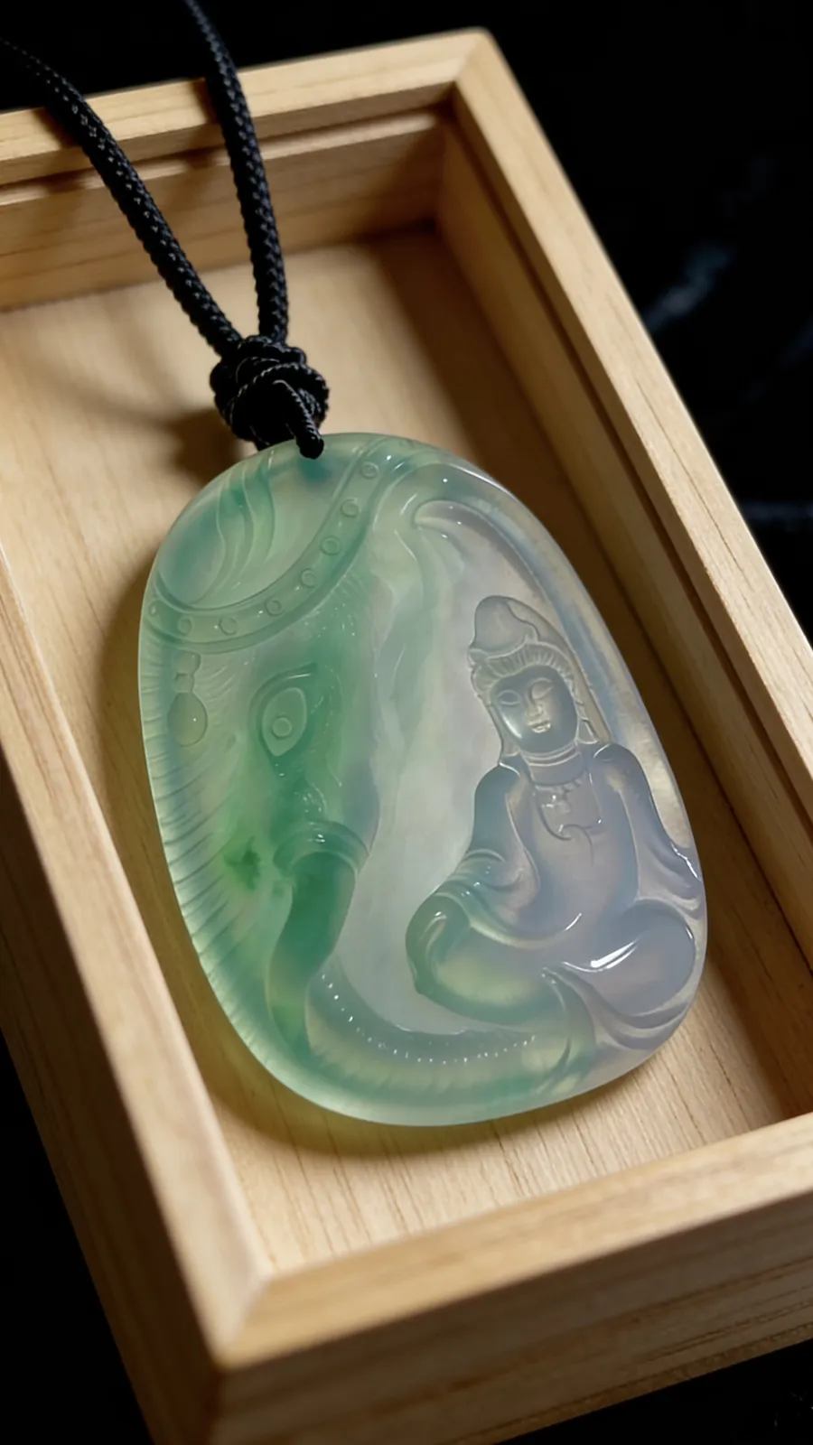 【普贤菩萨】，周文赵玉雕艺术，
作品49.2-35.2-5.2mm，