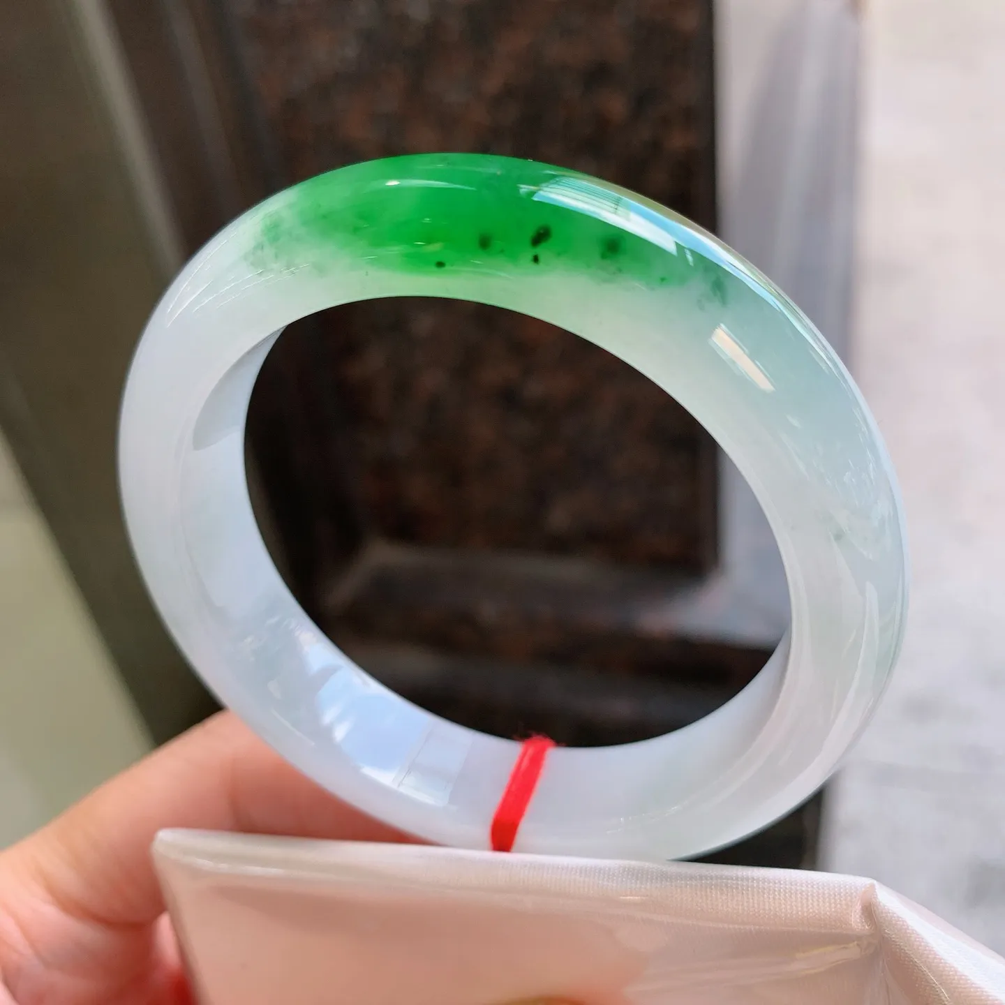 正圈冰飘绿 无瑕 尺寸：56.8/13.2/9.1 种色俱佳