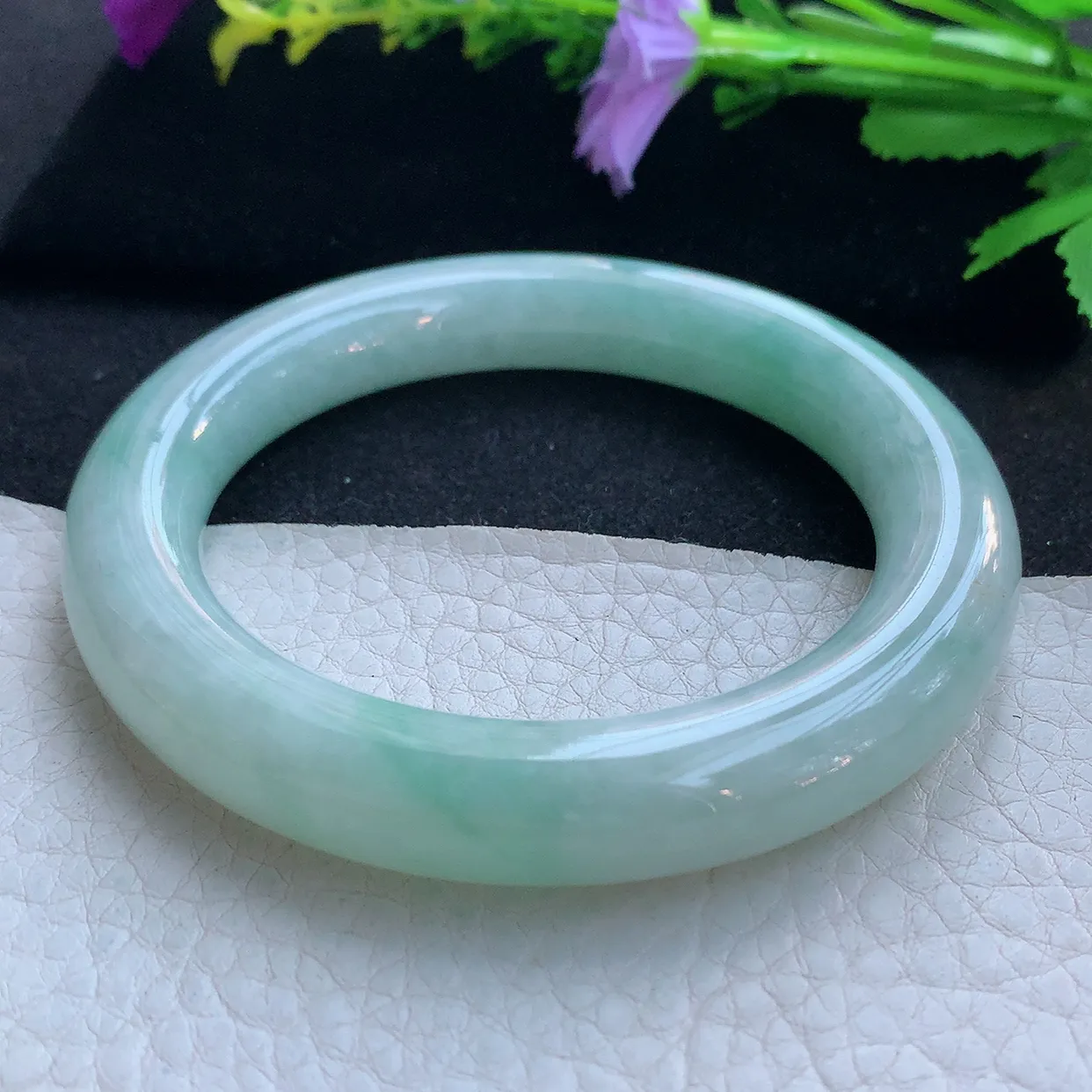 n实拍56.5*11*11.5胖圆镯 天然缅甸翡翠玉手镯飘绿水润圆条美人镯