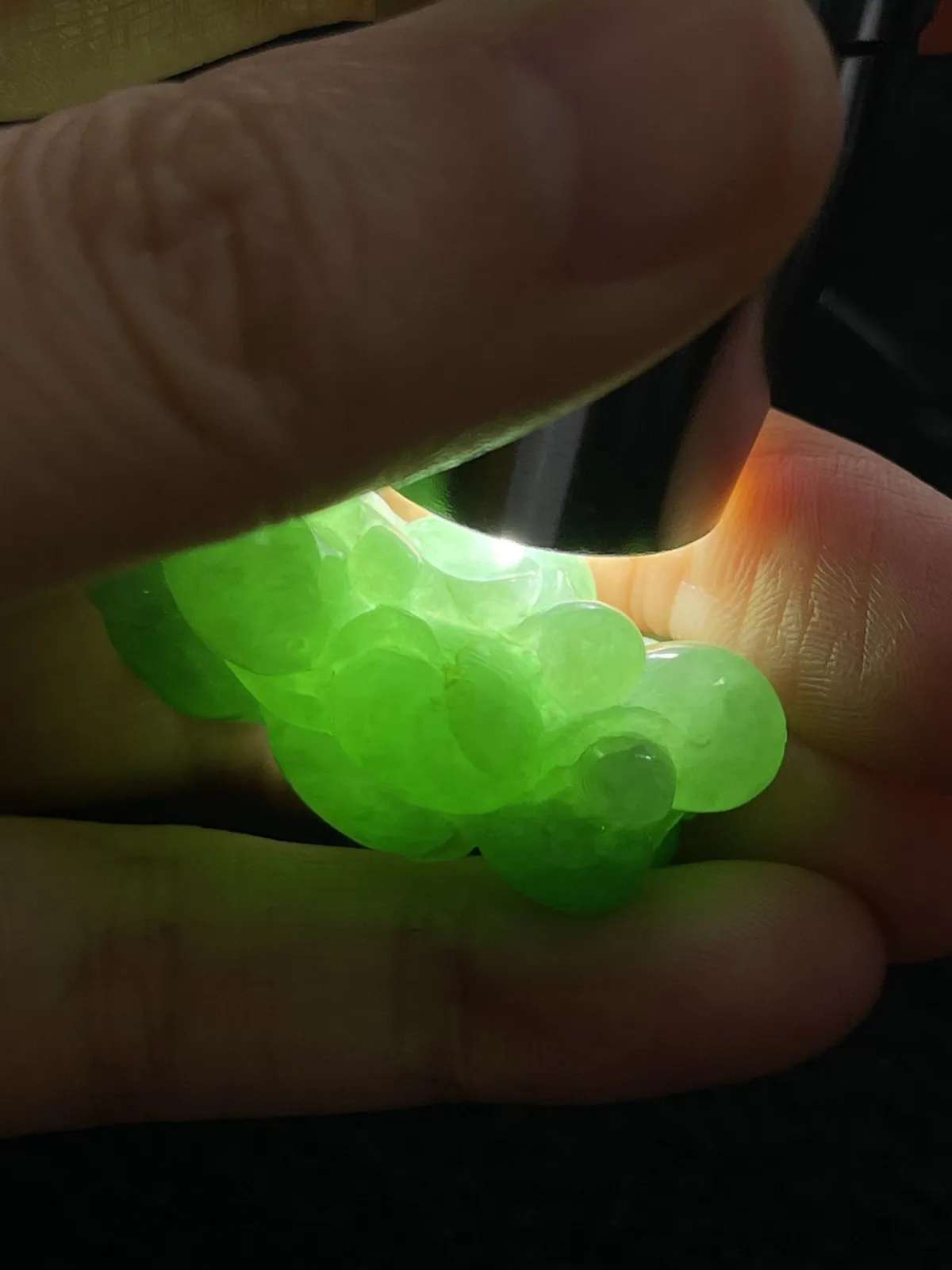 翡翠糯化种绿色吊坠