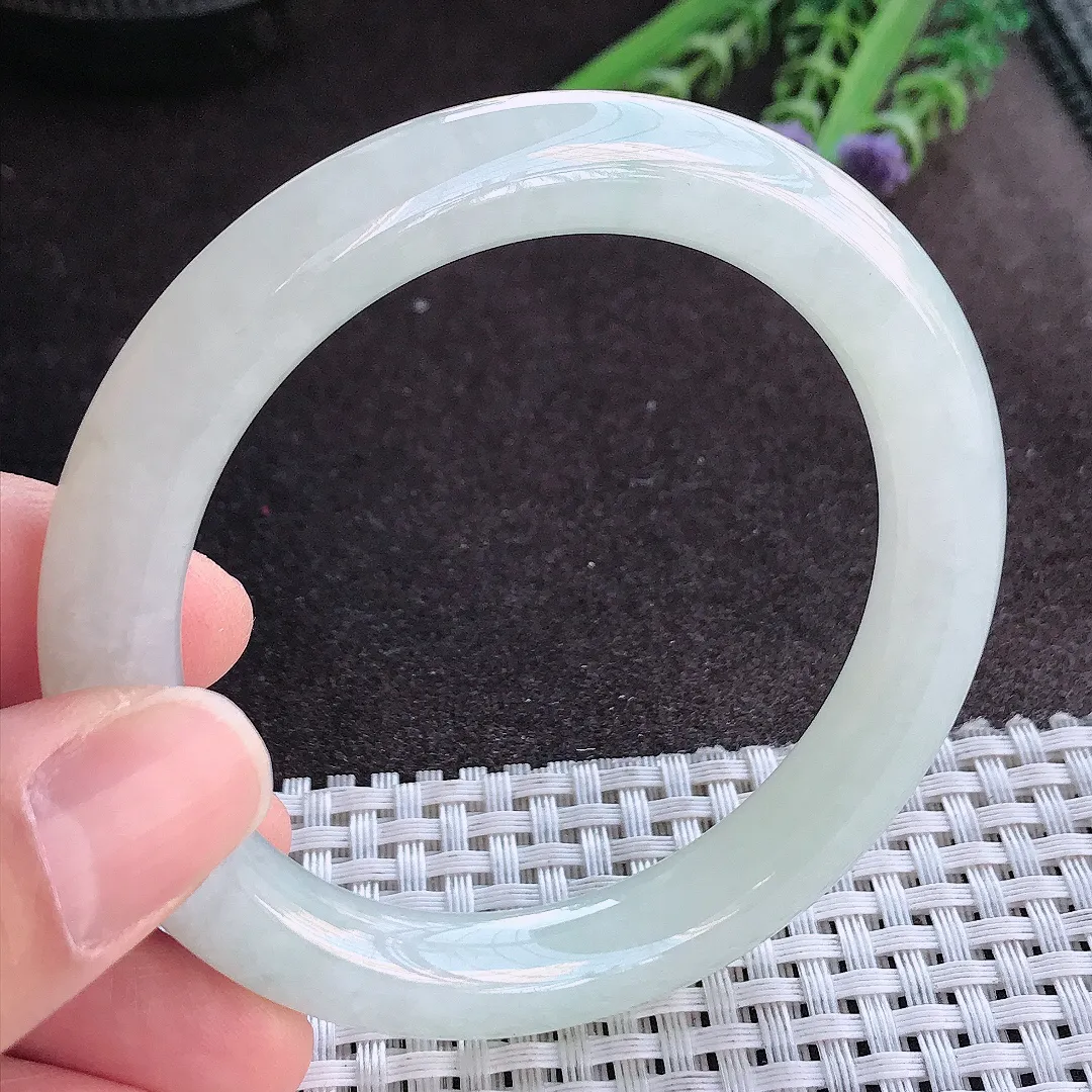 实拍A货翡翠56.5/9.6/9.8老坑冰润水灵月光白圆条手镯玉镯手环