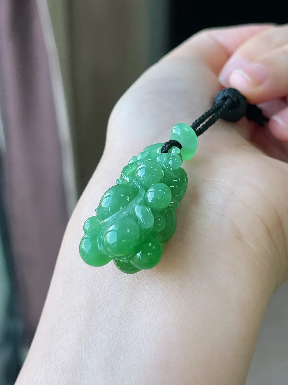 翡翠糯化种绿色吊坠