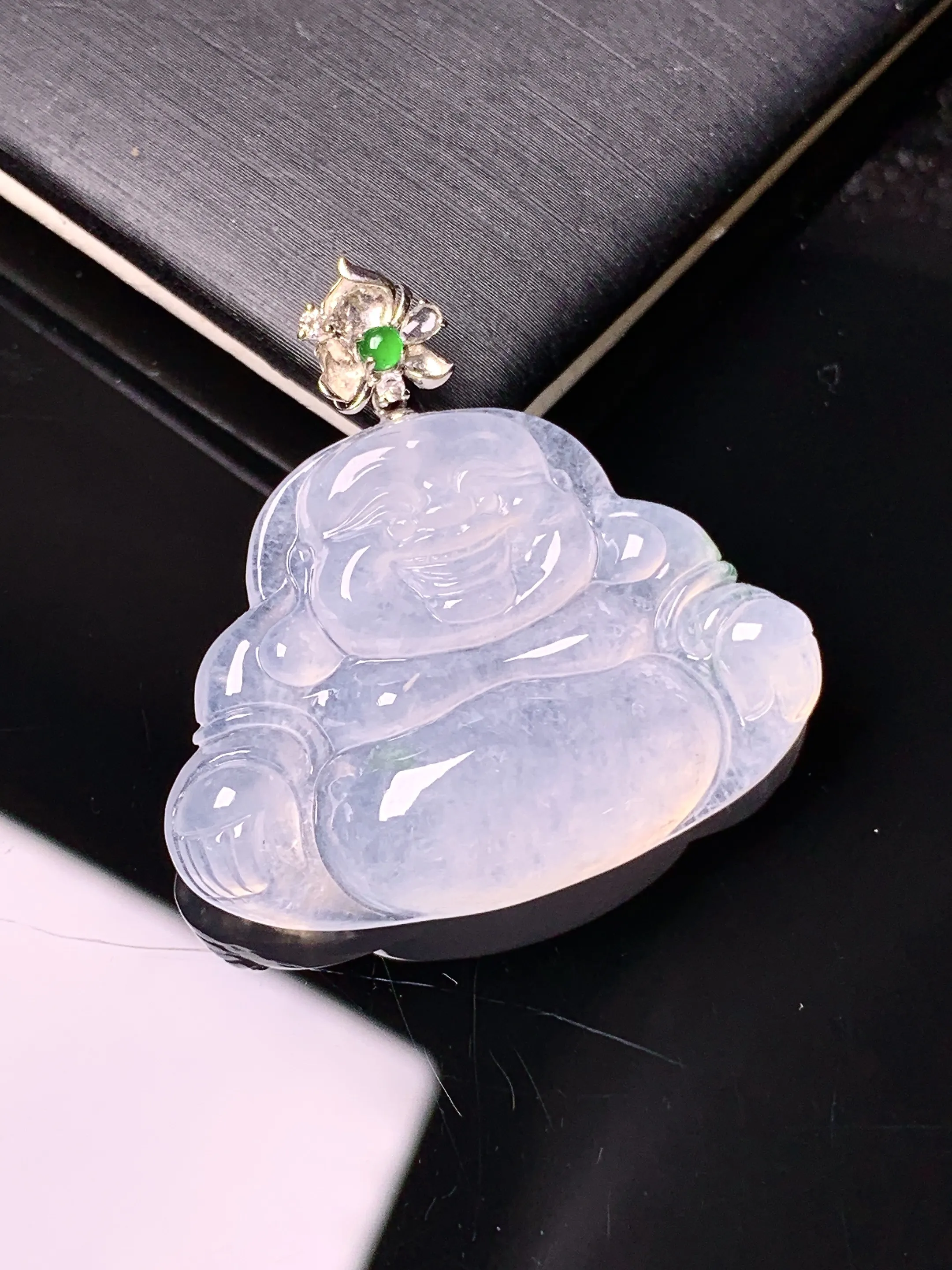 18k金镶嵌冰种佛公吊坠 玉质细腻 色泽艳丽清新 整体尺寸31.2*32.6*6