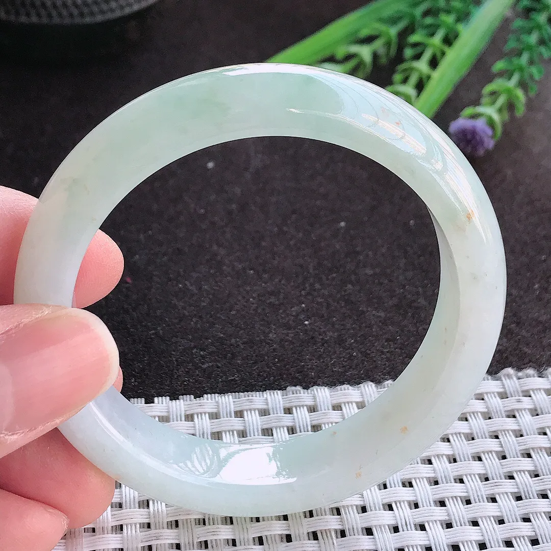 实拍A货翡翠53/12.3/8老坑精美冰润飘花手镯宽边玉镯手环