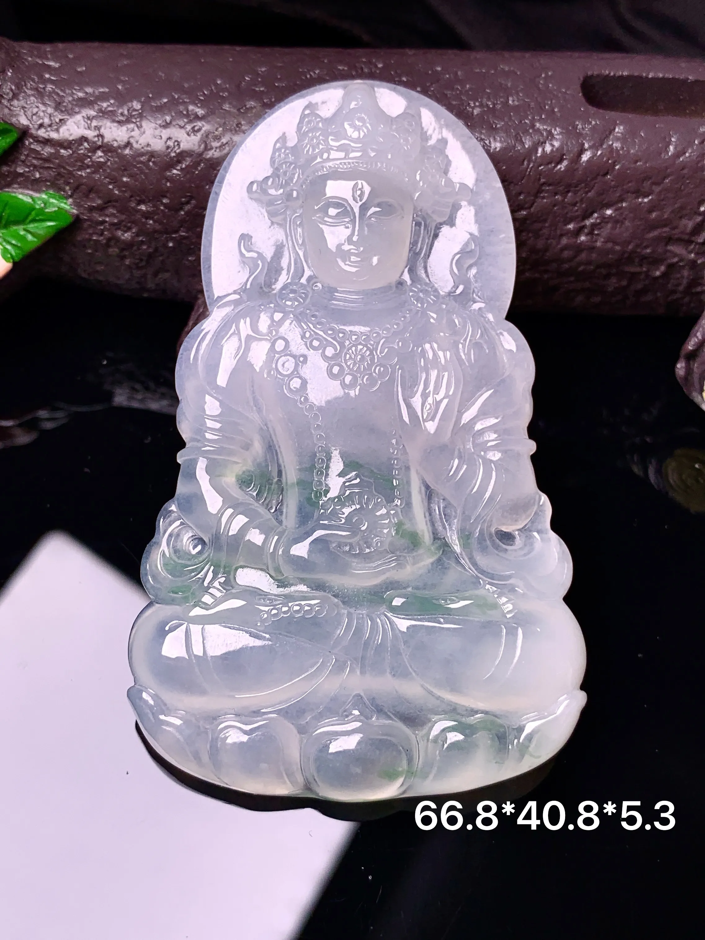 冰种度母观音菩萨吊坠 玉质细腻 色泽艳丽清新 整体尺寸66.8*40.8*5.3