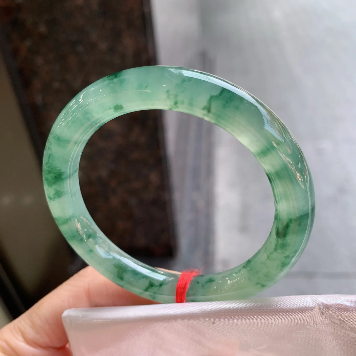 圆条冰飘花 无瑕 尺寸：54.2/9.5  冰润