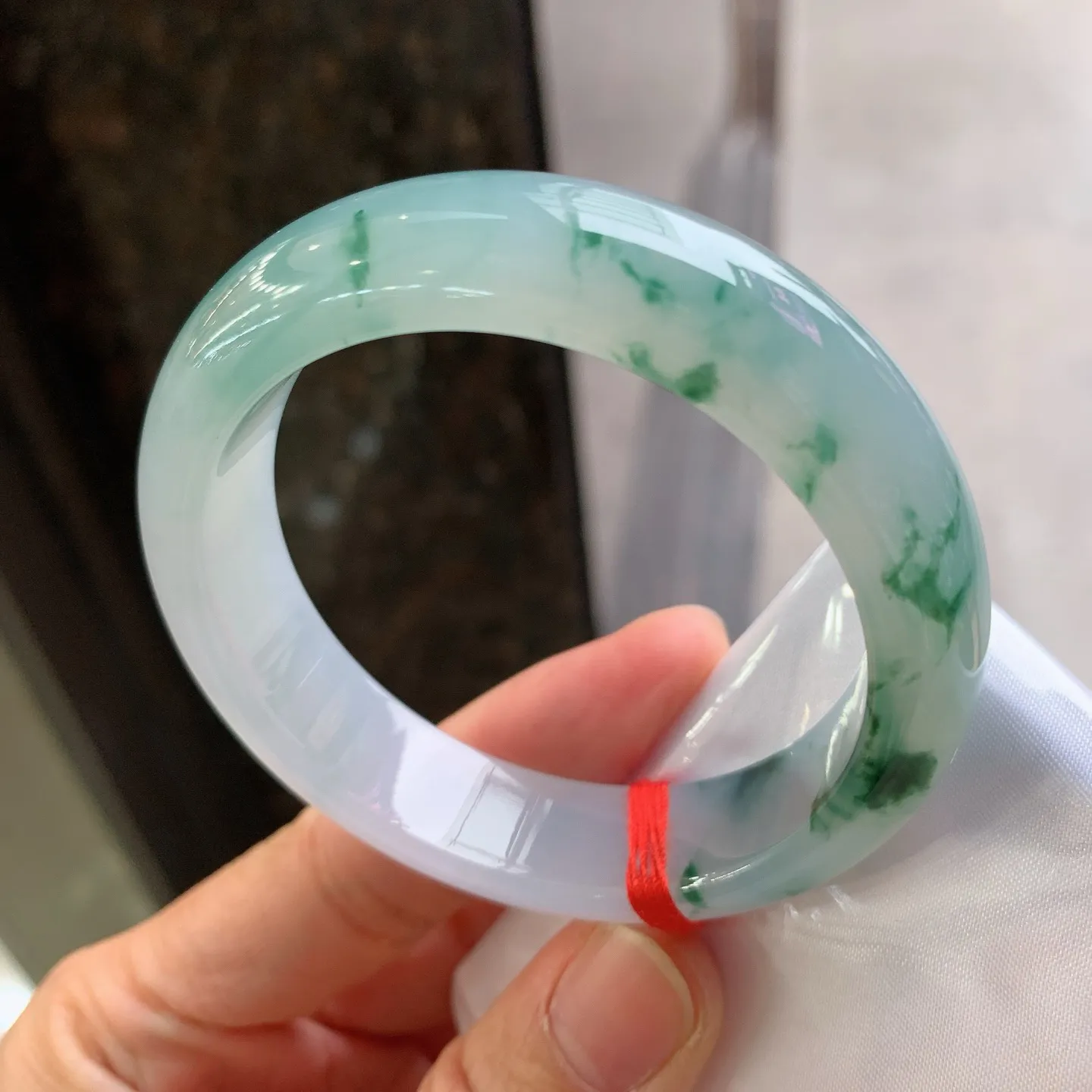 正圈冰飘花 无瑕 尺寸：54.3/14/9 冰润