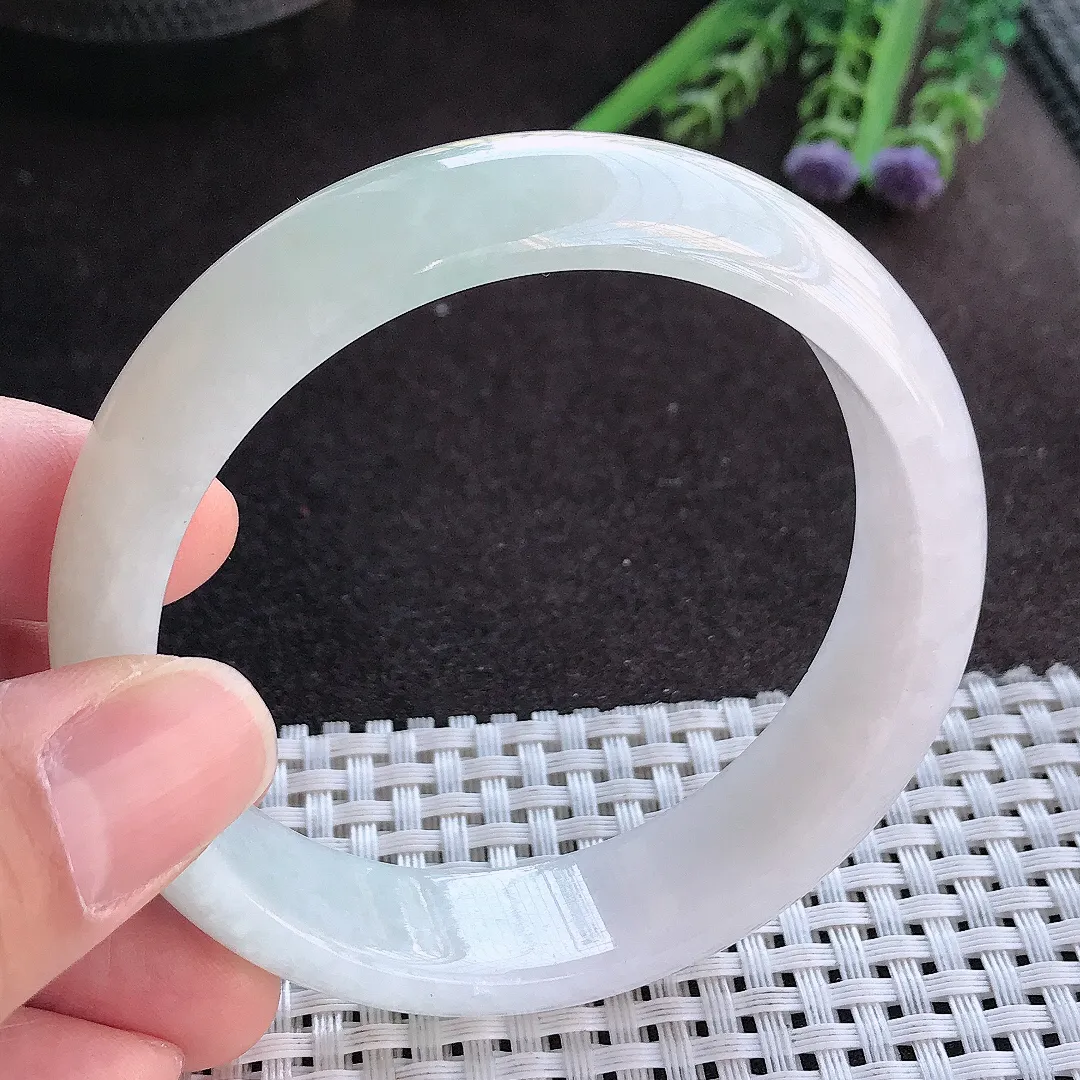 实拍A货翡翠59/15.5/7.5老坑秀气冰润浅绿手镯宽边玉镯手环