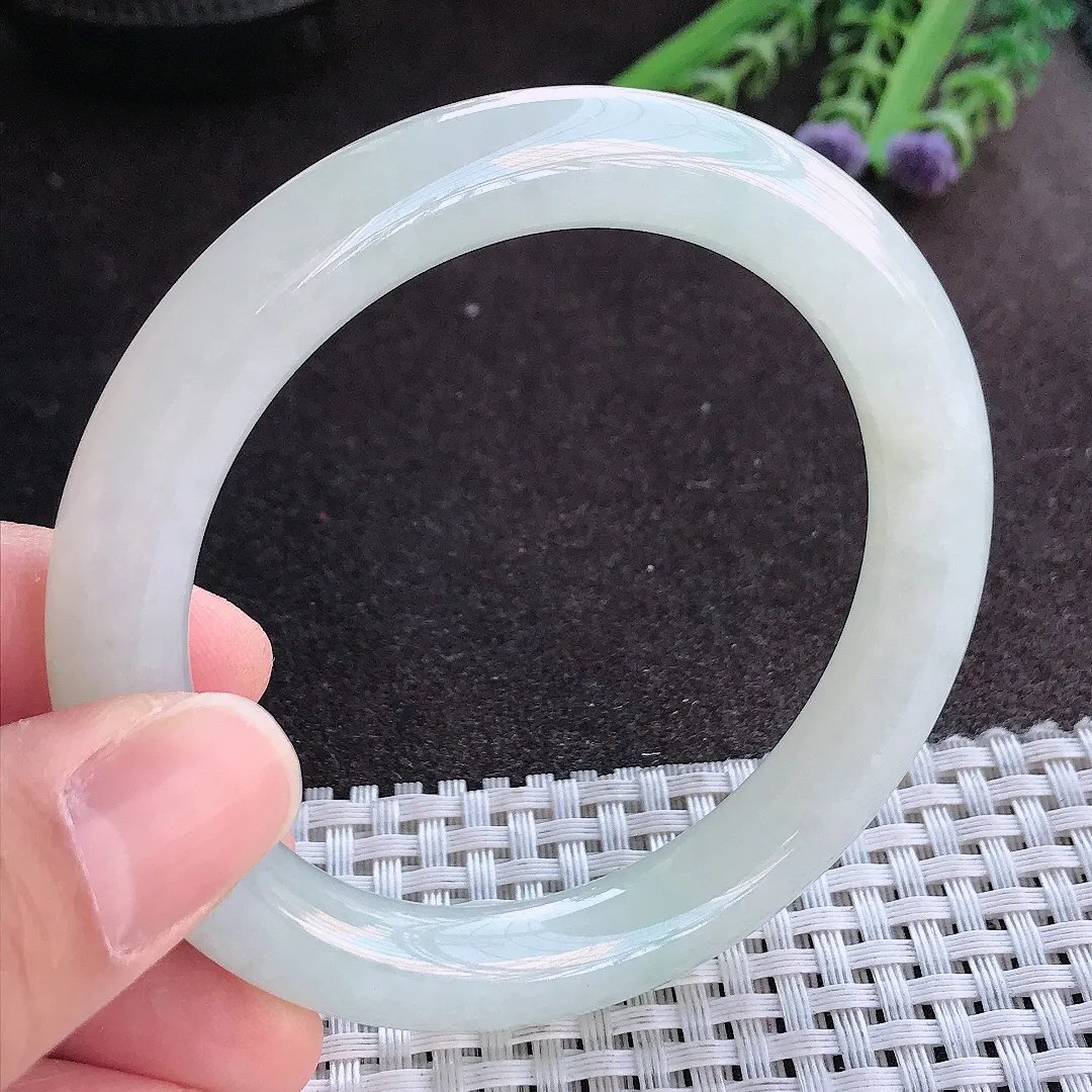 实拍A货翡翠56.5/9.6/9.8老坑冰润水灵月光白圆条手镯玉镯手环