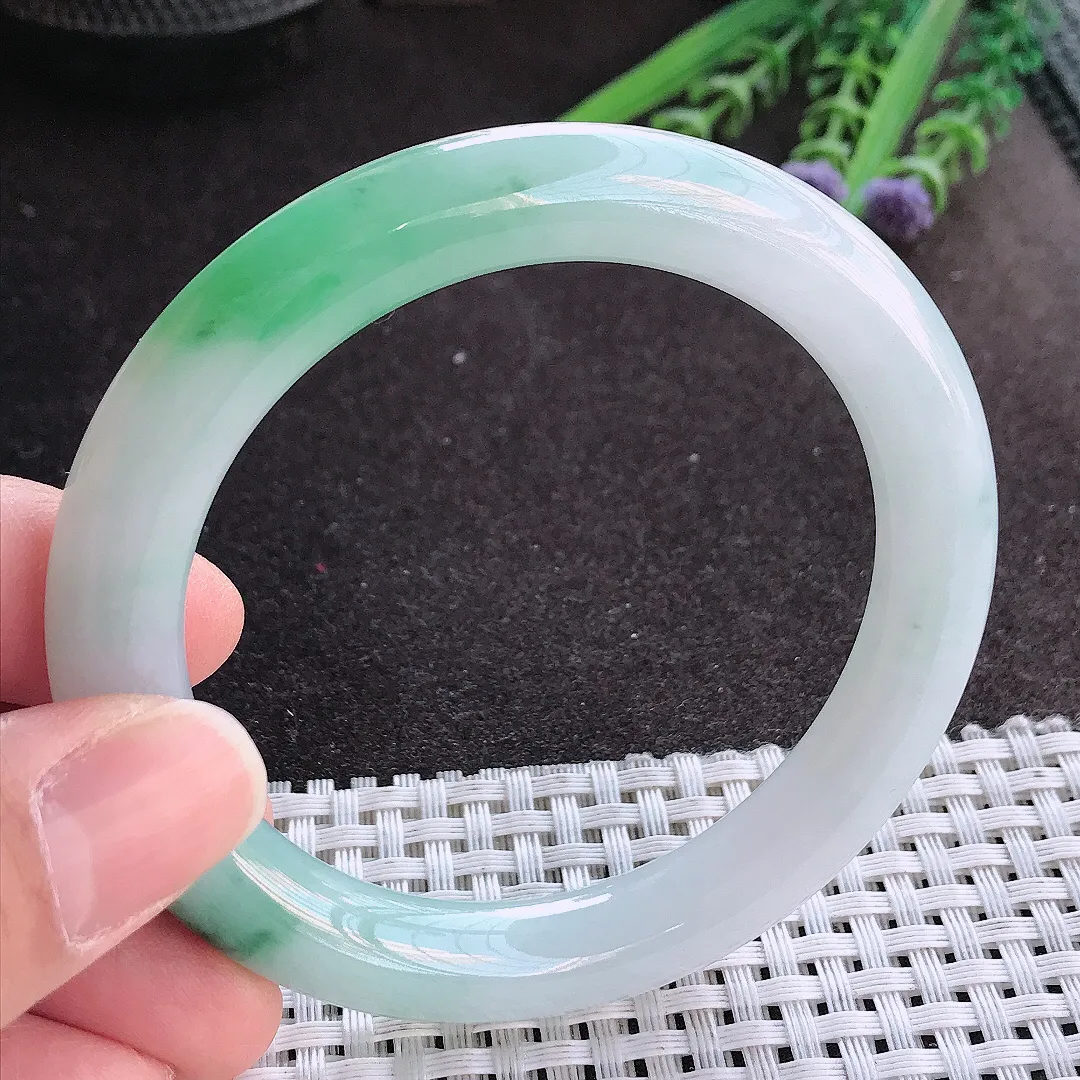 实拍A货翡翠56/9.5/9.9老坑冰胶水灵飘绿圆条手镯玉镯手环