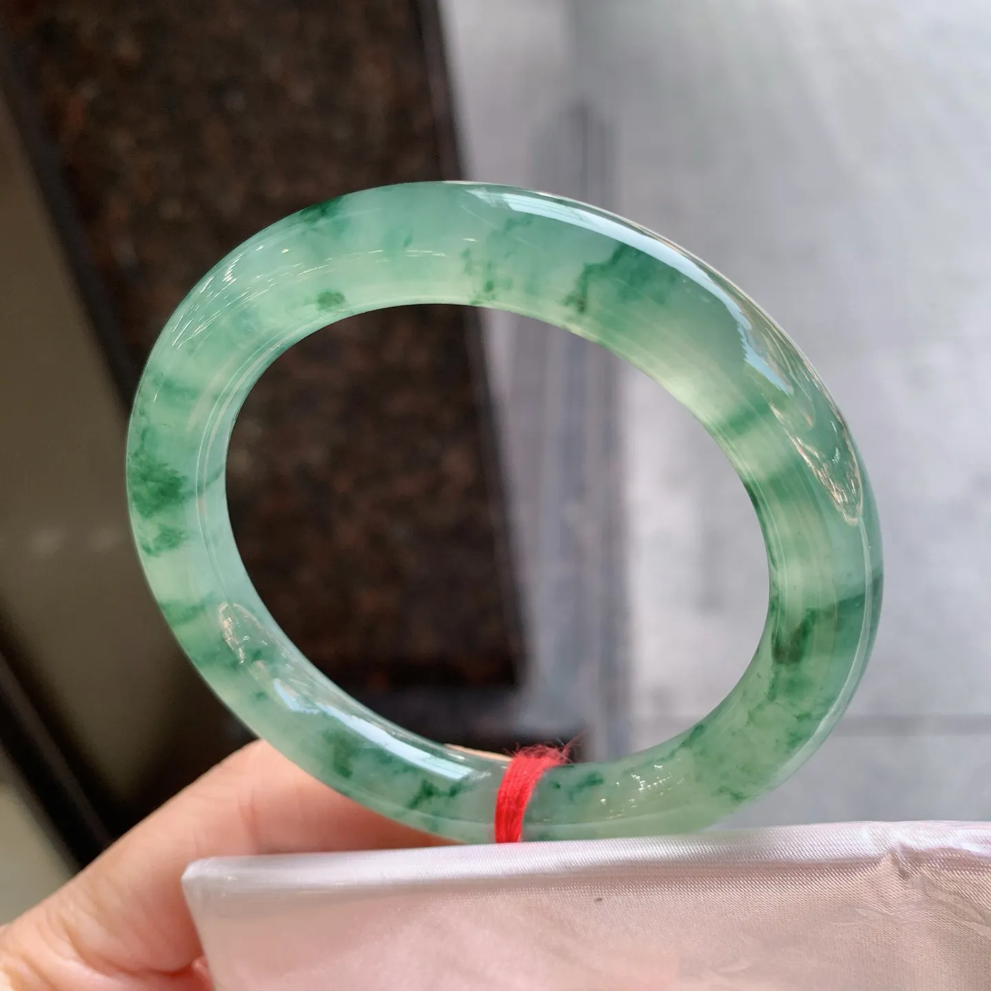 圆条冰飘花 无瑕 尺寸：54.2/9.5  冰润