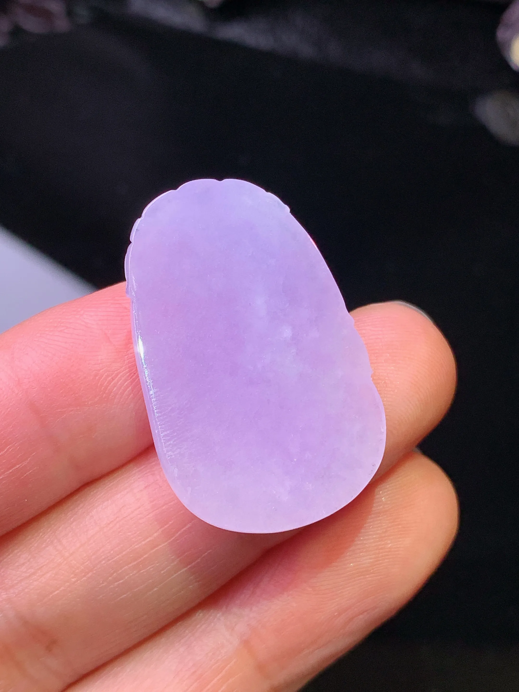 紫罗兰如意吊坠 玉质细腻 色泽艳丽清新 整体尺寸29.6*19.2*5.5