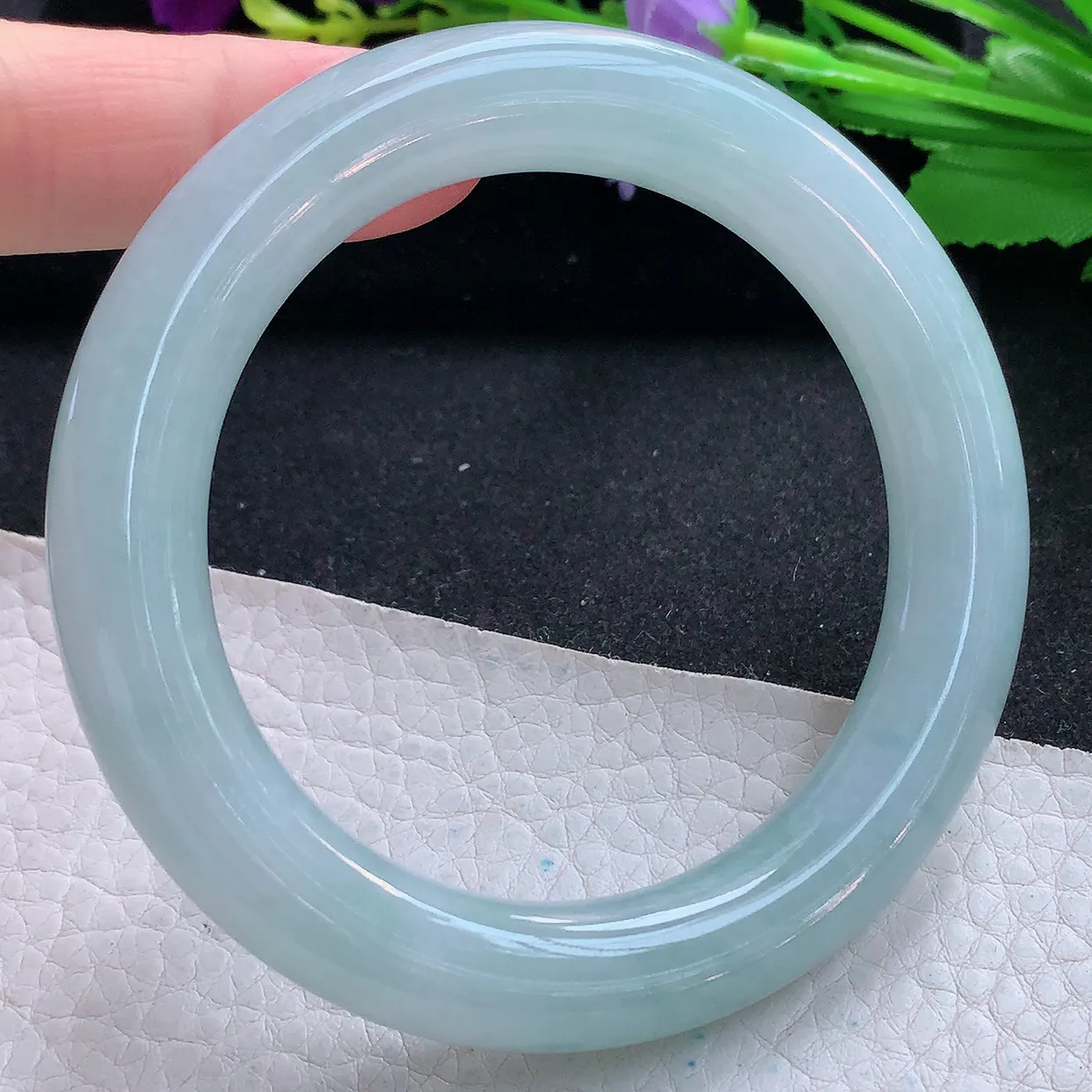 r实拍57*11.3胖圆镯 天然缅甸翡翠玉手镯淡天空蓝圆条美人镯