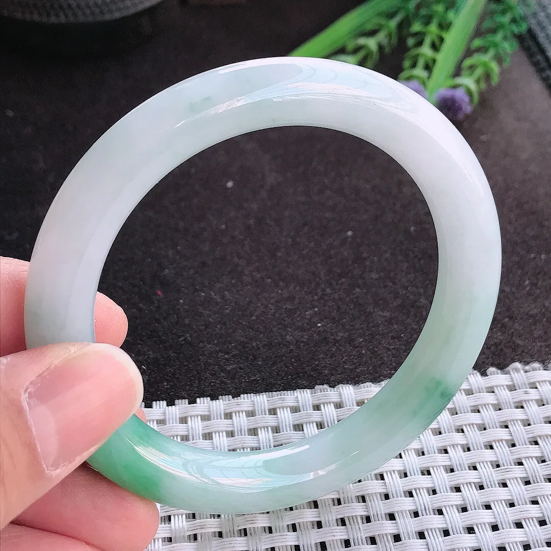 实拍A货翡翠56/9.5/9.9老坑冰胶水灵飘绿圆条手镯玉镯手环