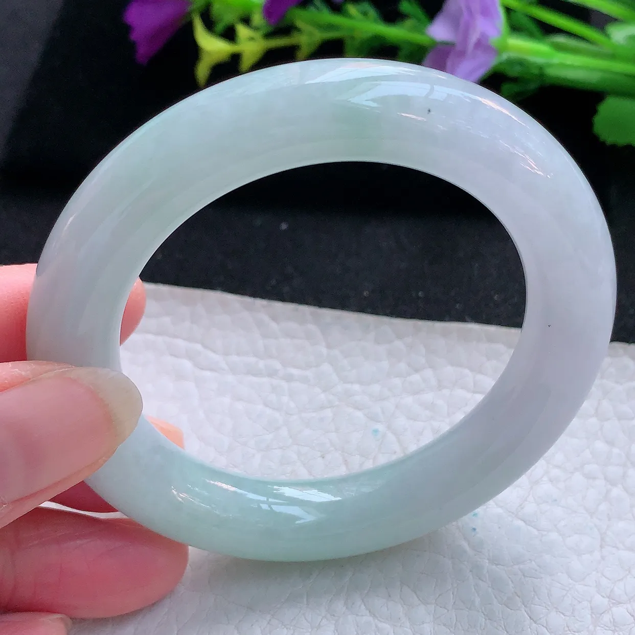 js小圈口52*11.4*11美人镯 天然缅甸翡翠玉手镯淡春带彩圆条玉手环