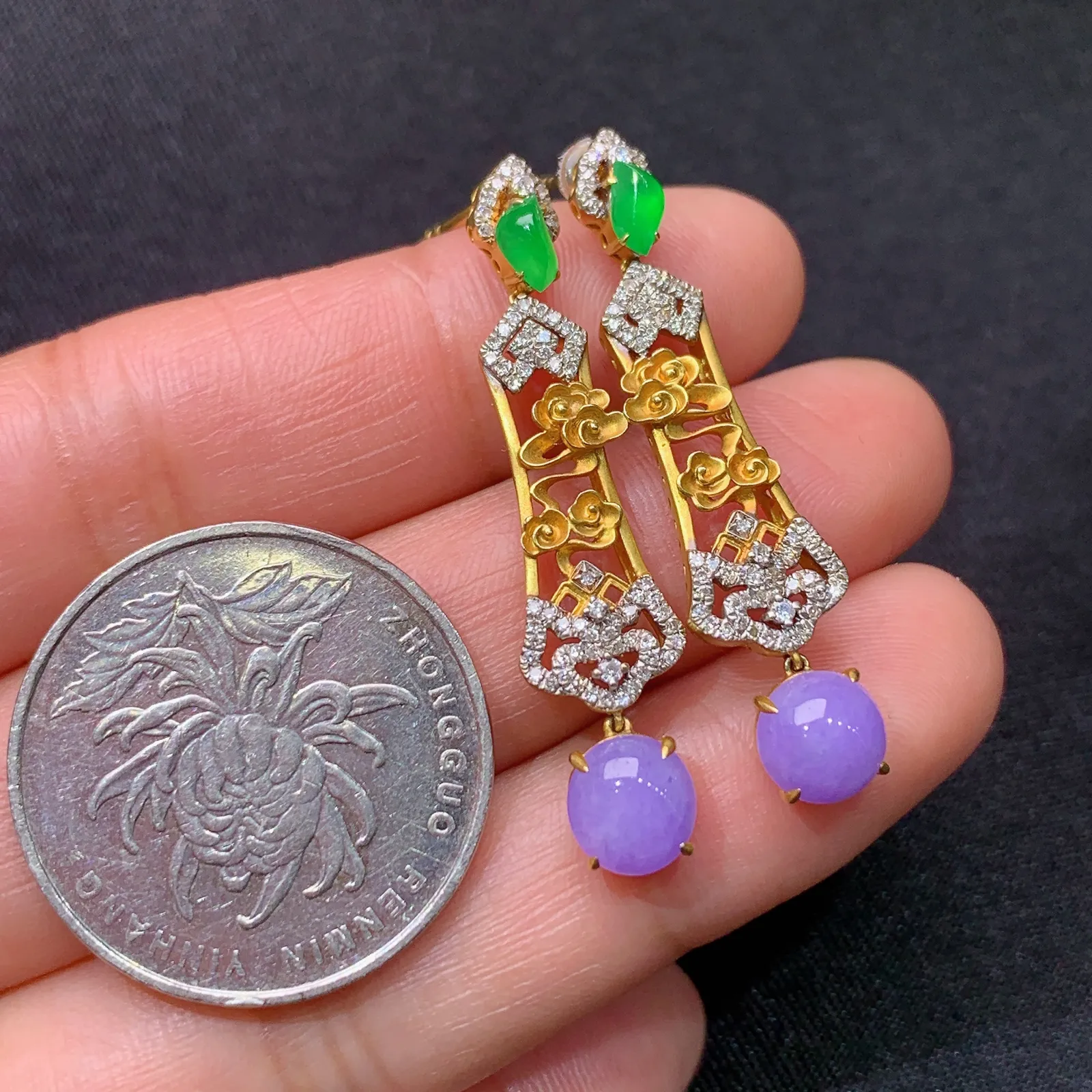 紫罗兰蛋面耳坠，18k金镶嵌，温润细腻，颜色浓郁，Of 尺寸37.5*8.5*5.3