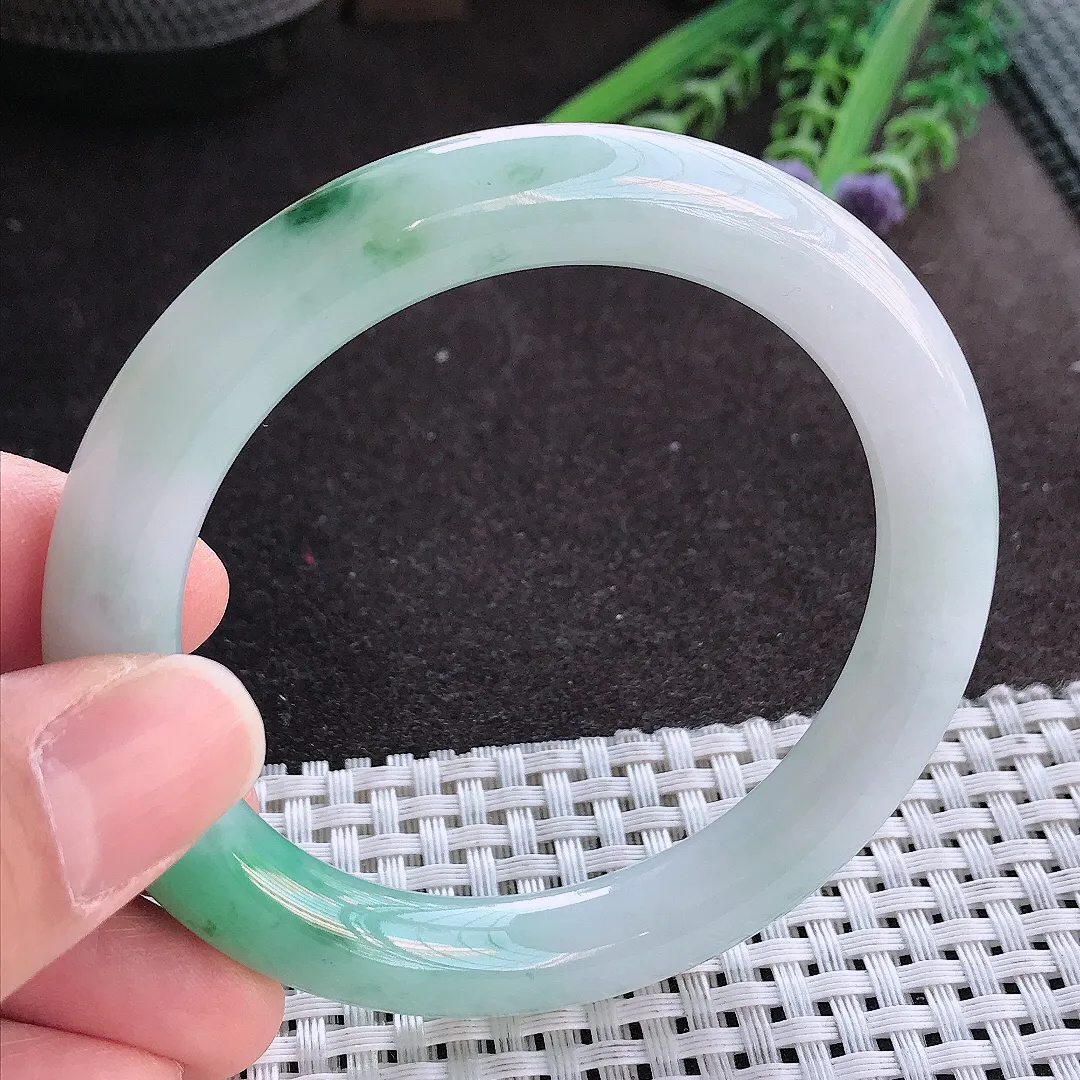 实拍A货翡翠56/9.5/9.9老坑冰胶水灵飘绿圆条手镯玉镯手环