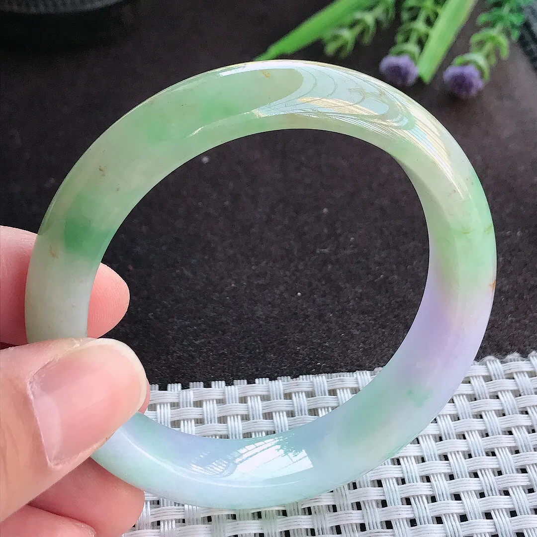 实拍A货翡翠56/13.1/8.5老坑精美冰润特色春带彩手镯宽边玉镯手环