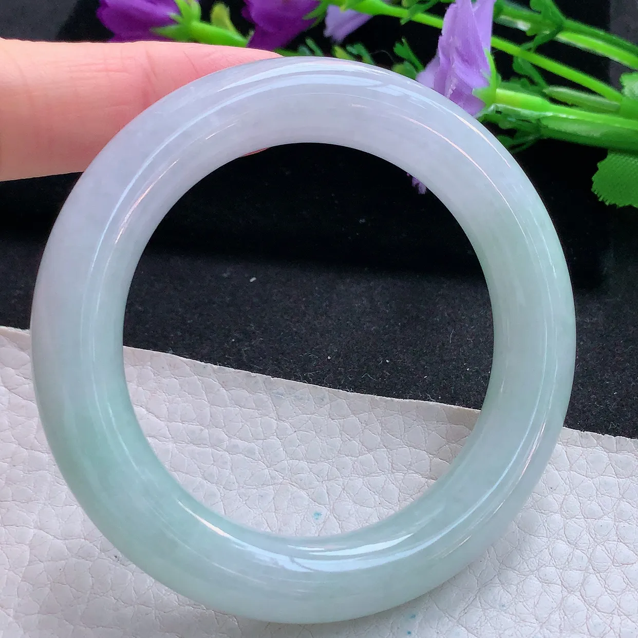 js小圈口52*11.4*11美人镯 天然缅甸翡翠玉手镯淡春带彩圆条玉手环