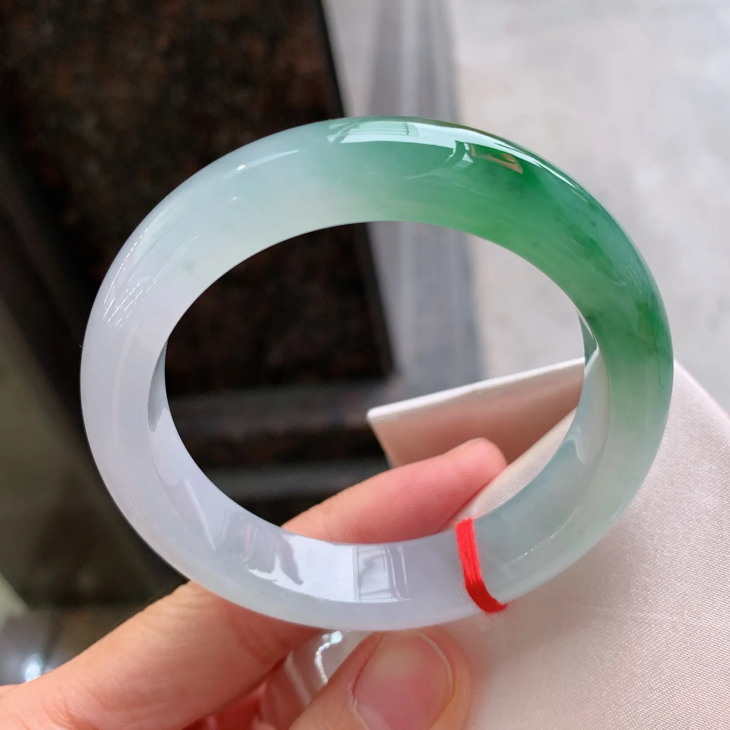 正圈冰飘绿 无瑕 尺寸：55.6/12.9/9.1 种色俱佳