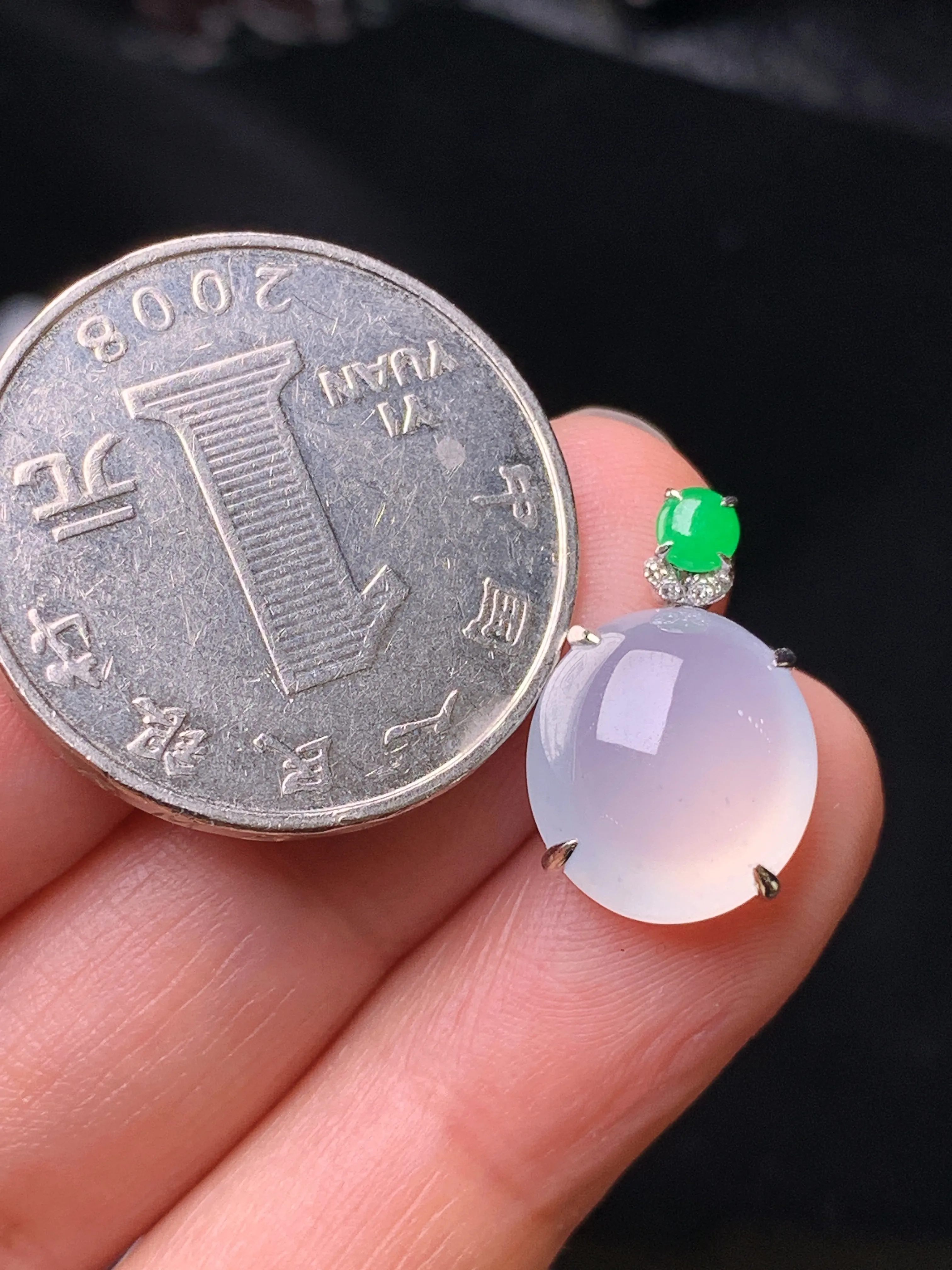 18k金钻镶嵌冰种蛋面吊坠 玉质细腻 色泽艳丽清新 整体尺寸17.6*11.5*6.5