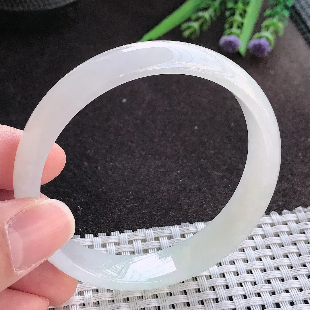 实拍A货翡翠59/13.2/6.3老坑冰透起胶月光白手镯宽边玉镯手环