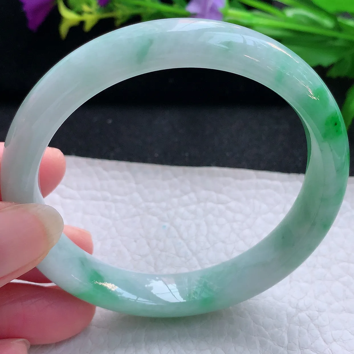 js实拍59*11.5*8平安镯 天然缅甸翡翠玉手镯辣绿水润宽边玉手环