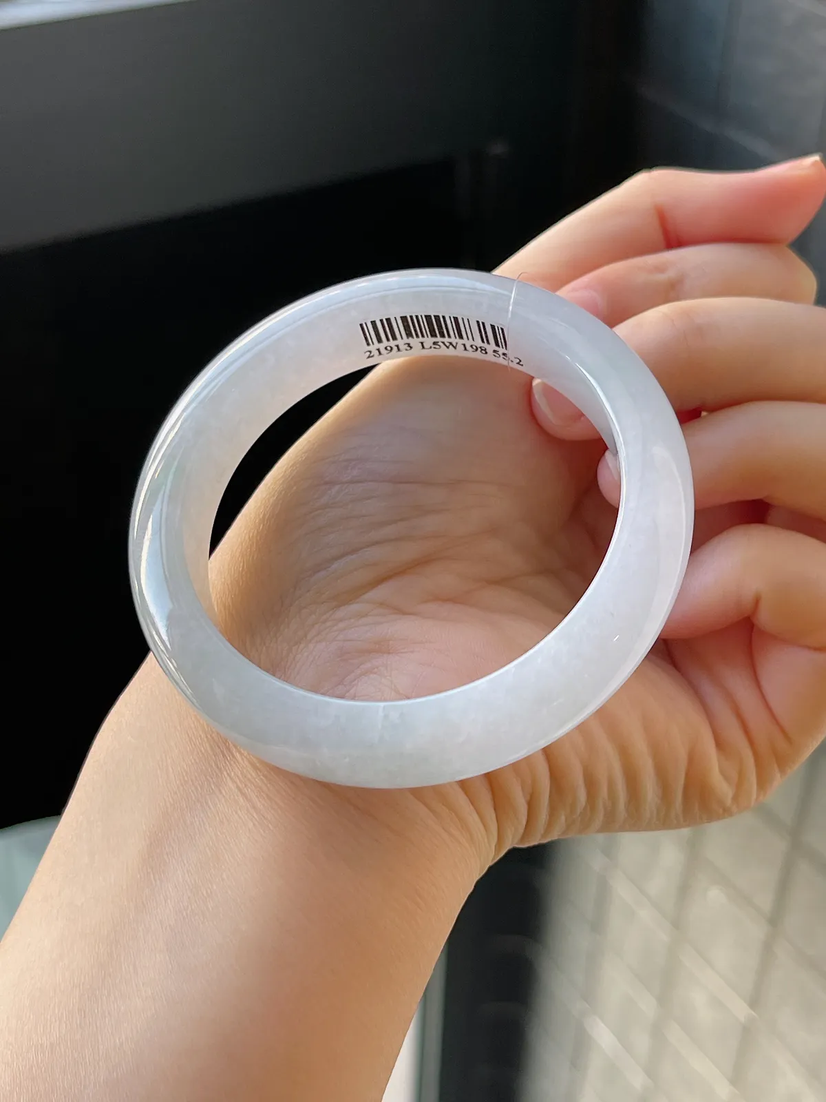 正圈55圈口，翡翠冰糯种白色手镯