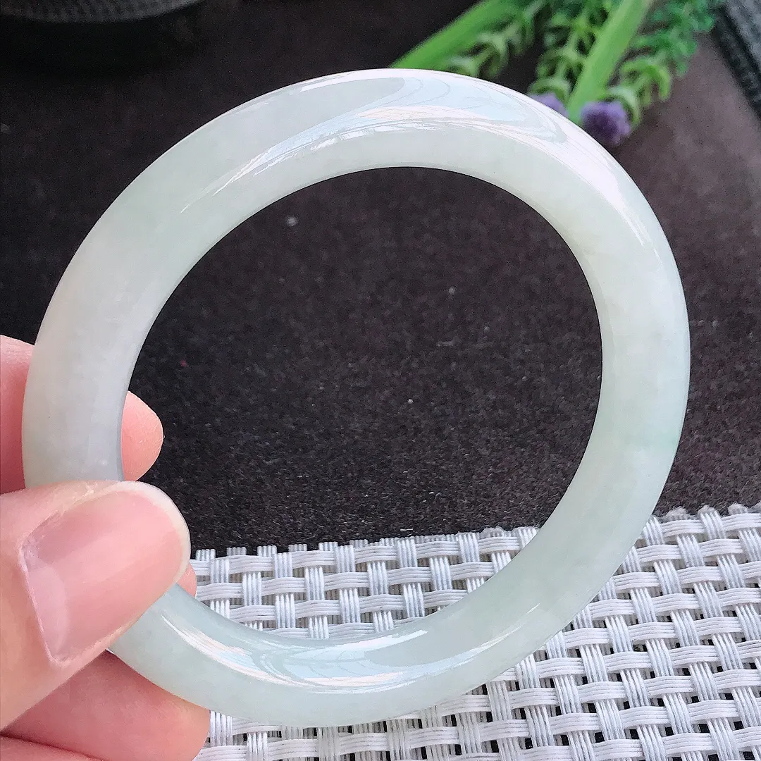 实拍A货翡翠56.5/9.6/9.8老坑冰润水灵月光白圆条手镯玉镯手环