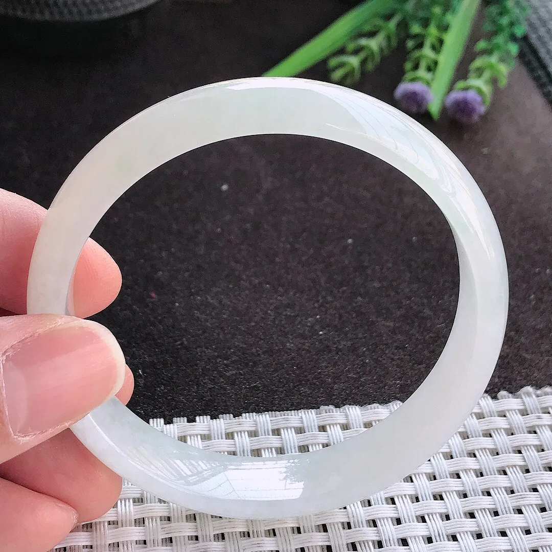 实拍A货翡翠59/13.2/6.3老坑冰透起胶月光白手镯宽边玉镯手环