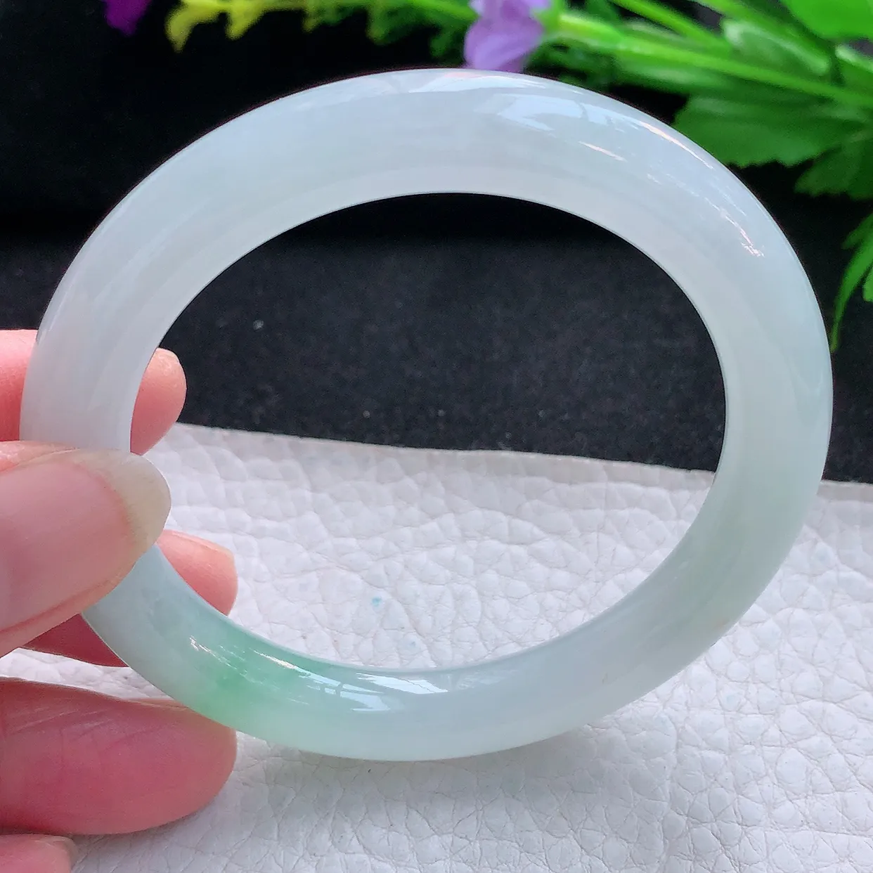 hf实拍55*9*9.5美人镯 天然缅甸翡翠玉手镯冰润飘绿圆条玉手环 叮当镯