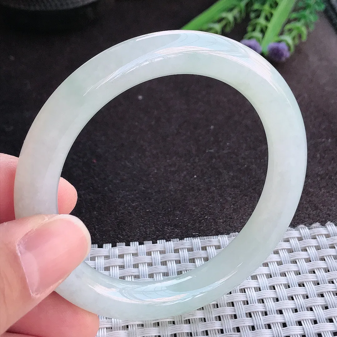 实拍A货翡翠56.5/9.6/9.8老坑冰润水灵月光白圆条手镯玉镯手环