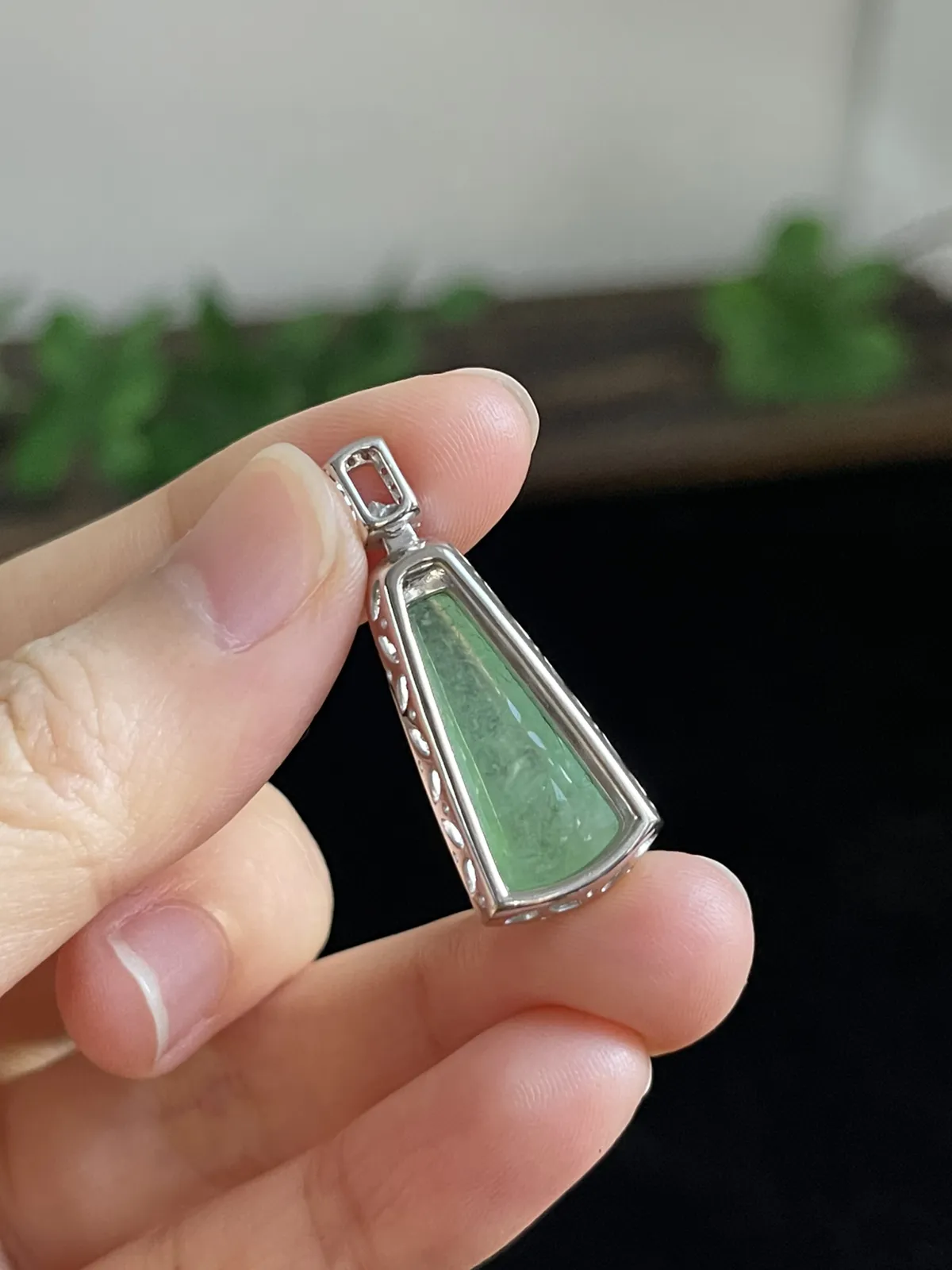 翡翠无事牌，印记：G18K,伴钻石