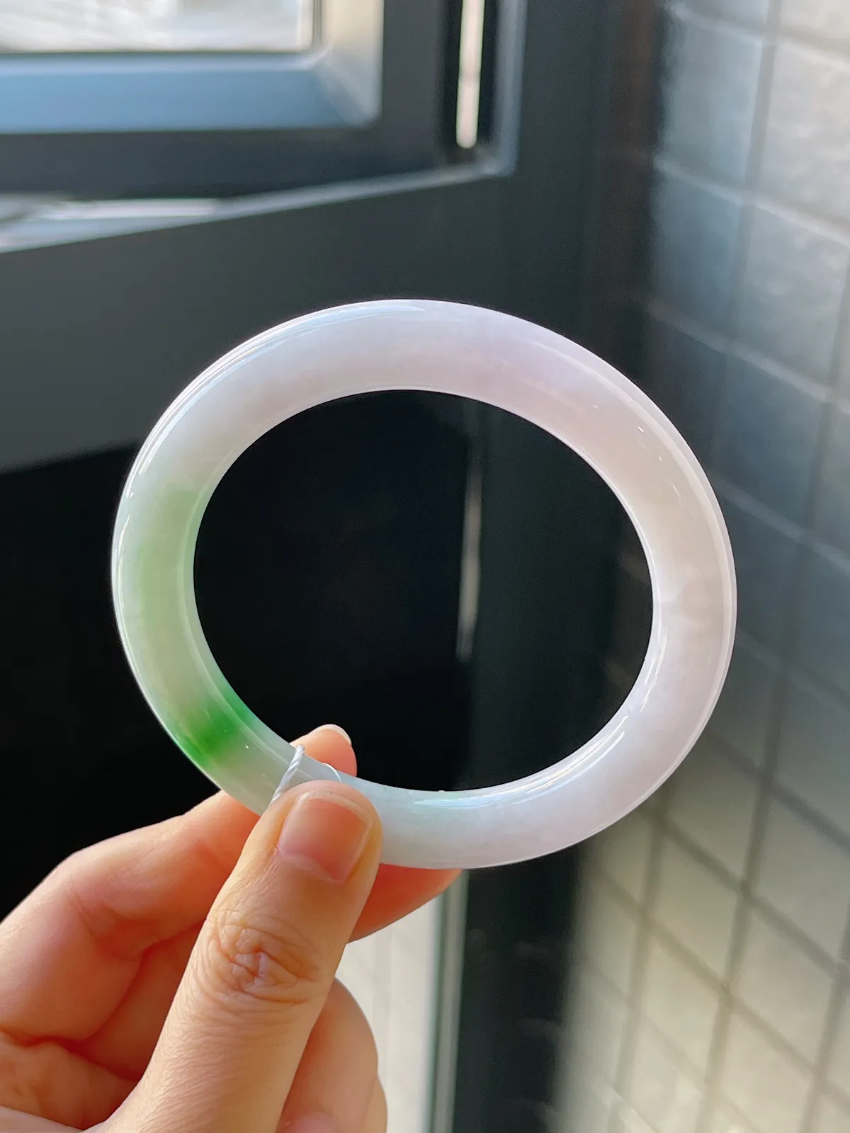 圆镯57圈口，翡翠糯化种飘绿手镯