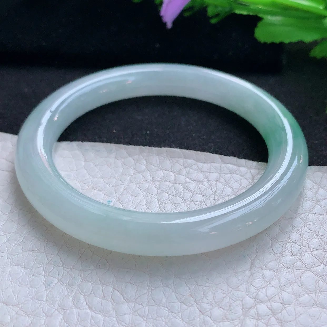 hf实拍55*9*9.5美人镯 天然缅甸翡翠玉手镯冰润飘绿圆条玉手环 叮当镯