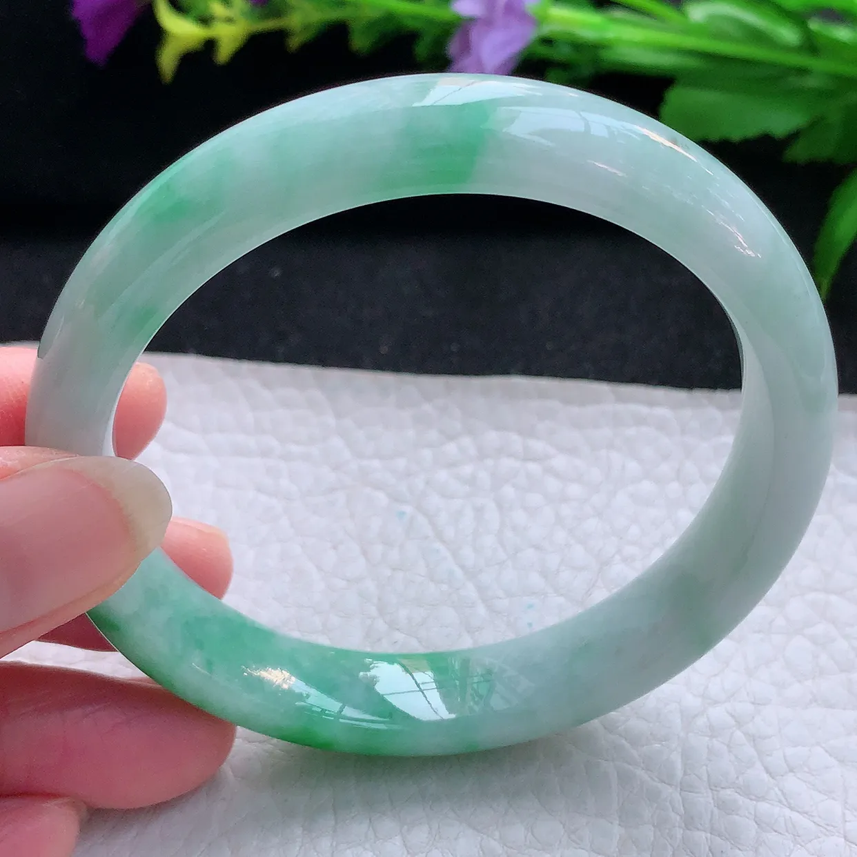 js实拍59*11.5*8平安镯 天然缅甸翡翠玉手镯辣绿水润宽边玉手环