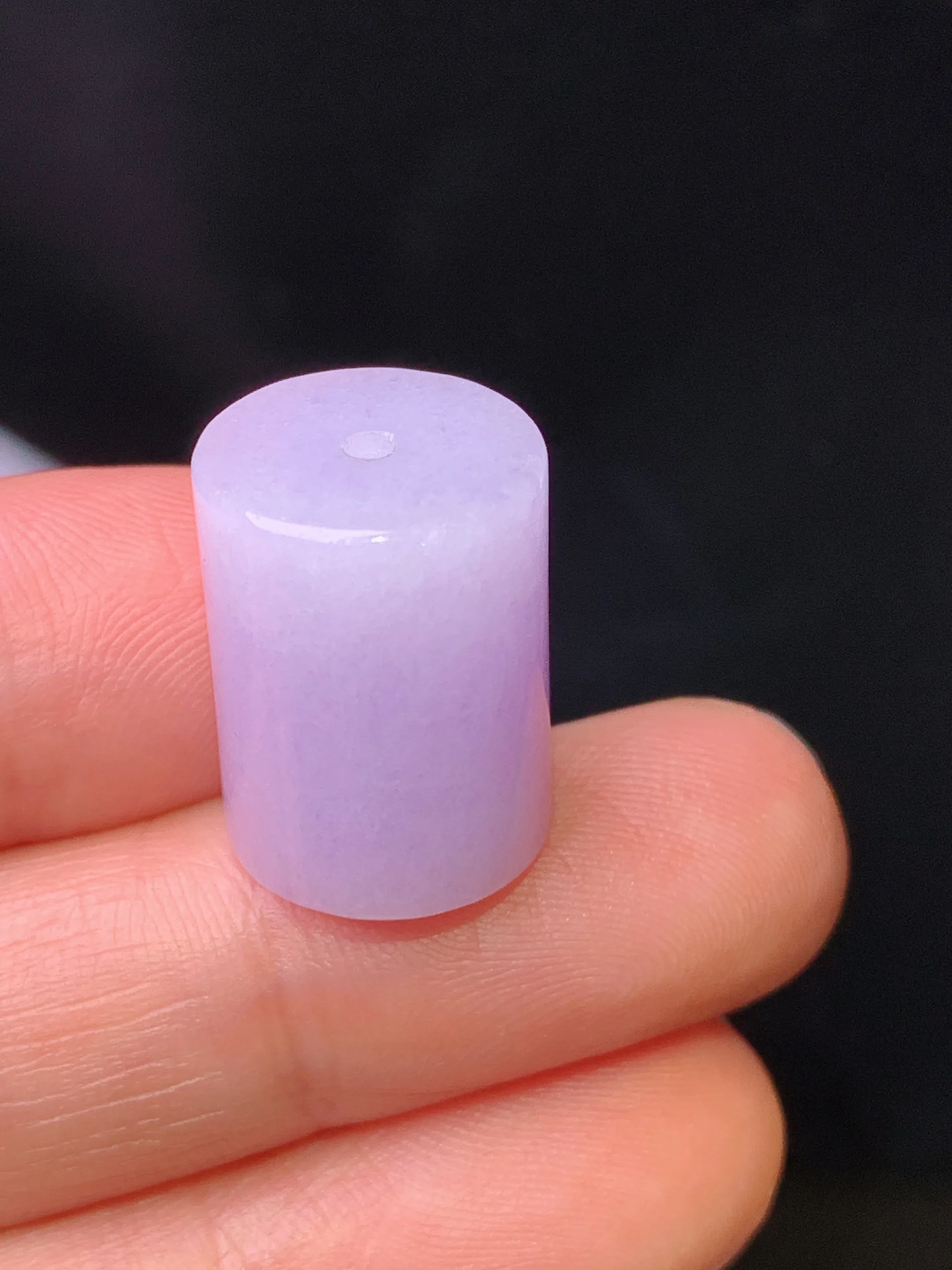 紫罗兰路路通吊坠 玉质细腻 色泽艳丽清新 整体尺寸12.7*17