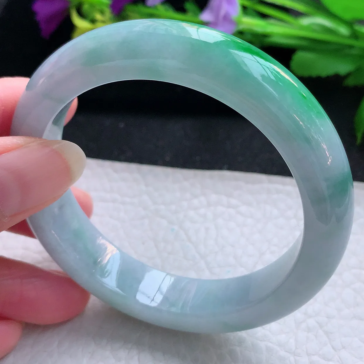 js实拍56.5*13.2*9平安镯 天然缅甸翡翠玉手镯辣绿水润宽边玉手环