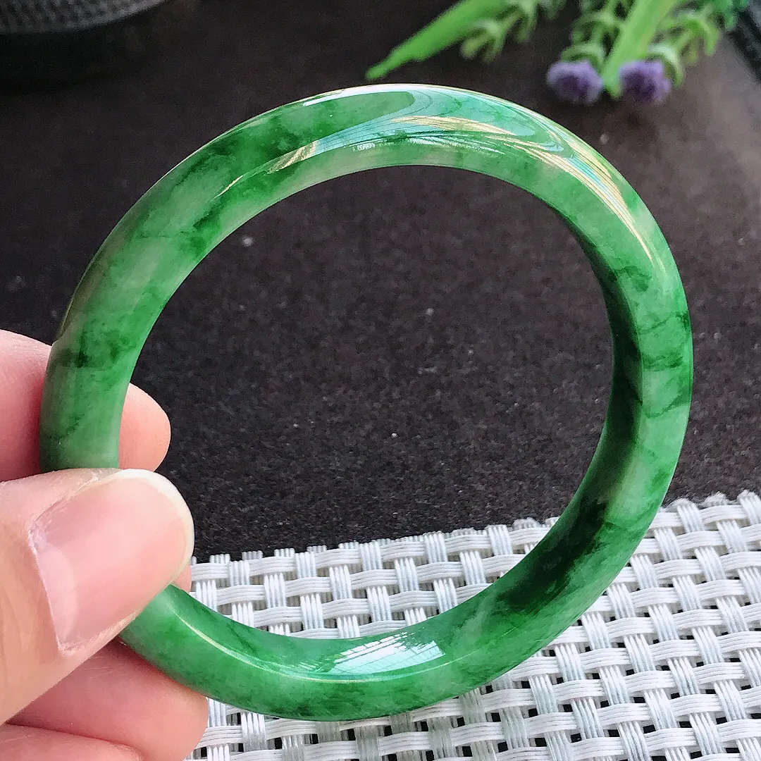 实拍A货翡翠56/8.8/7.6老坑精美辣绿满绿手镯宽边玉镯手环