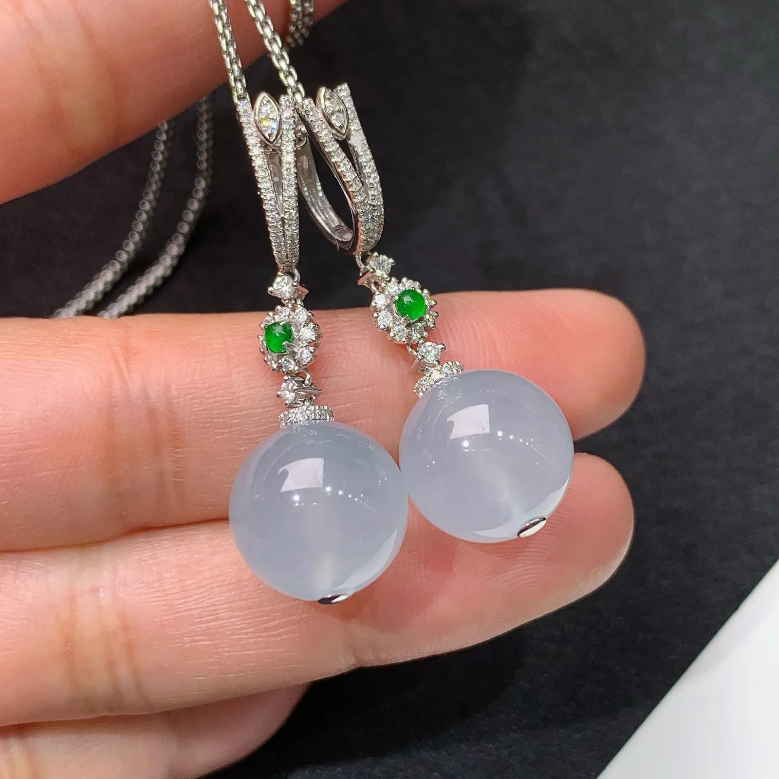 冰种圆珠耳坠，18k金镶嵌，温润细腻，简约时尚，冰润细腻，种水足，Of 直径12.6