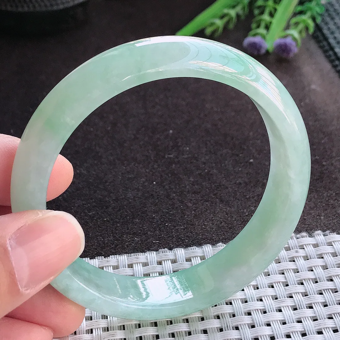 实拍A货翡翠58.5/13.9/7.5老坑秀气冰润冰晴绿手镯宽边玉镯手环