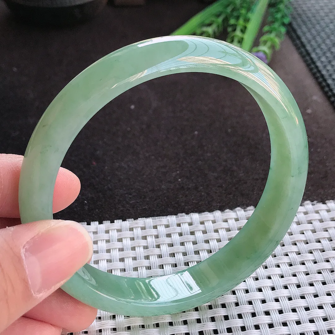 实拍A货翡翠65.5/13.5/7.5老坑冰胶满油绿手镯大圈口宽边玉镯手环