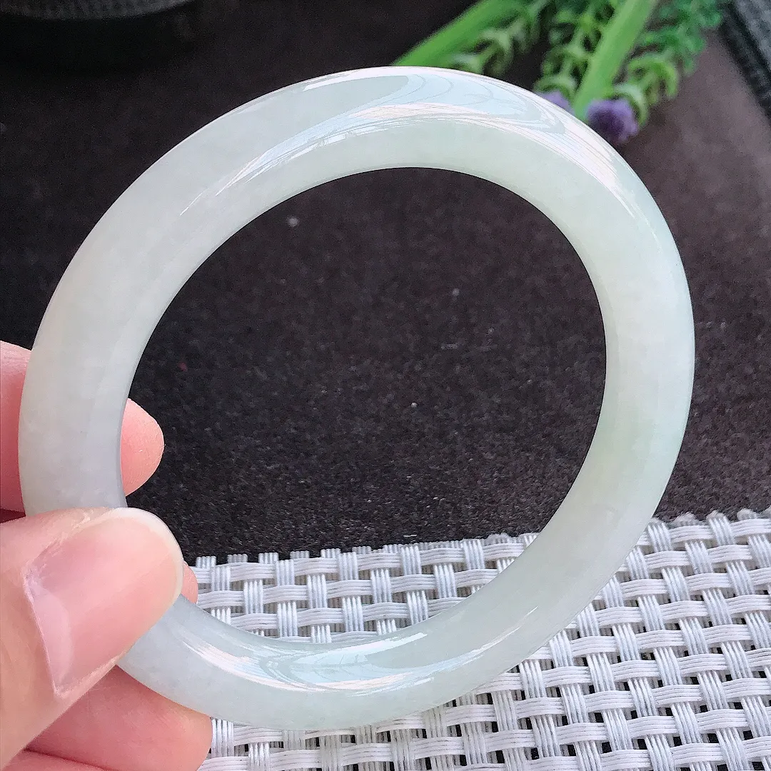 实拍A货翡翠56.5/9.6/9.8老坑冰润水灵月光白圆条手镯玉镯手环