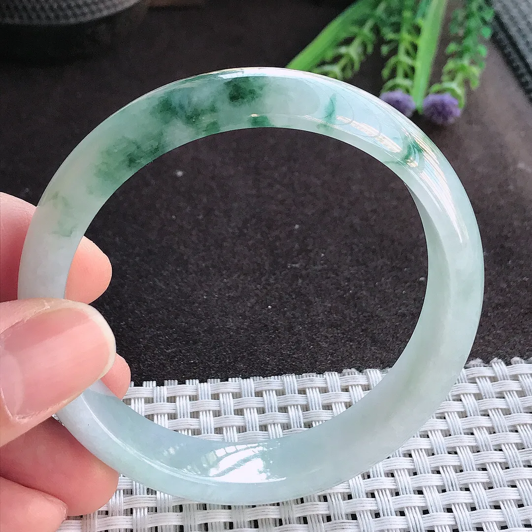 实拍A货翡翠59/14/7.5老坑精美冰润飘花手镯宽边玉镯手环