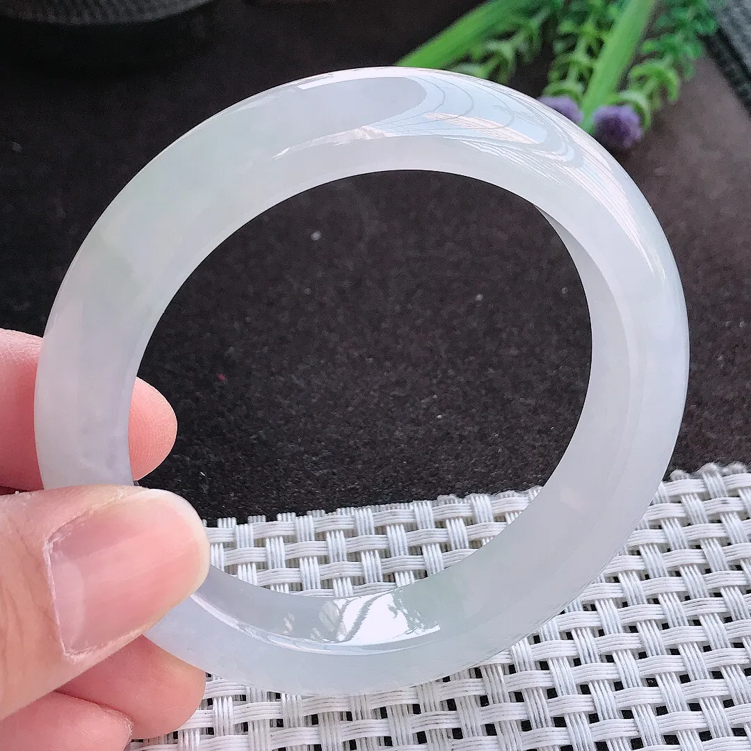 实拍A货翡翠56/12.2/9.3老坑冰种果冻胶月光白手镯宽边玉镯手环