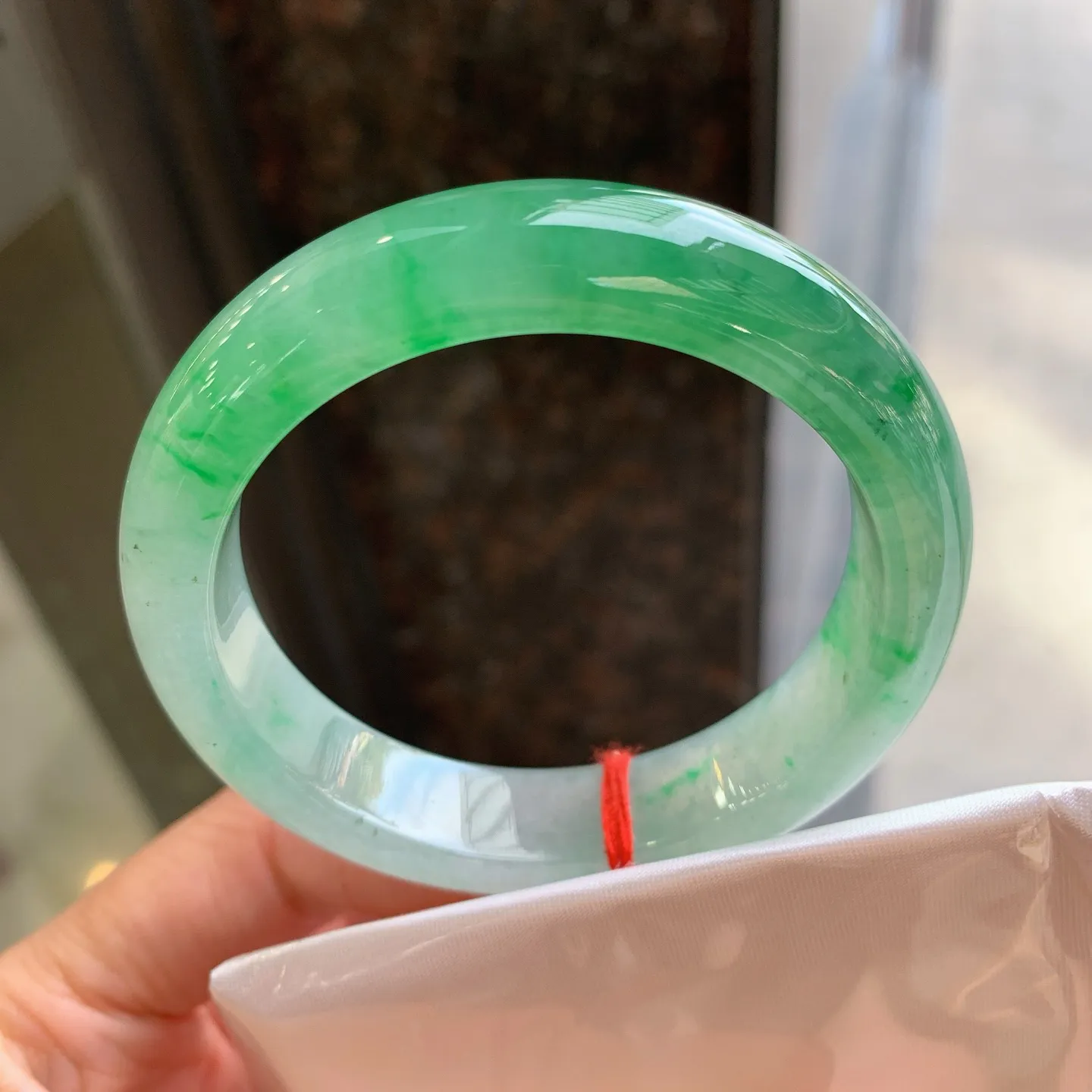 正圈冰飘绿 无瑕 尺寸：52.6/12.7/8.3 种色俱佳