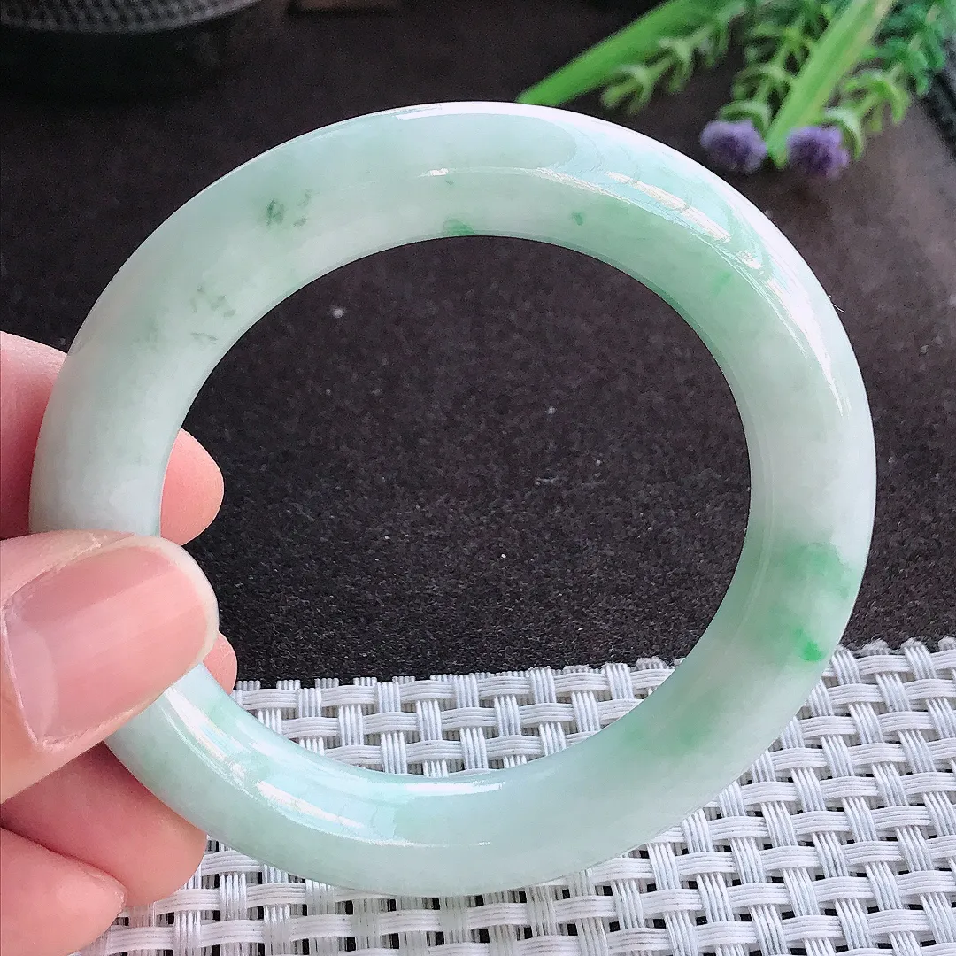 实拍A货翡翠52.8/11.2/11老坑秀气温润飘花圆条手镯玉镯手环