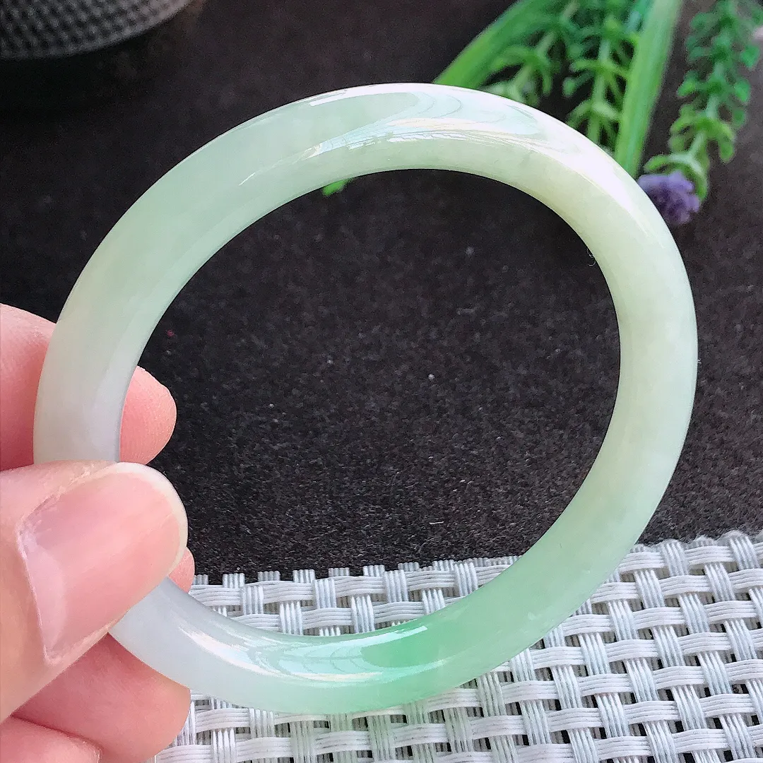 实拍A货翡翠52.5/7.8老坑冰润起胶冰晴圆条手镯翡翠玉镯手环