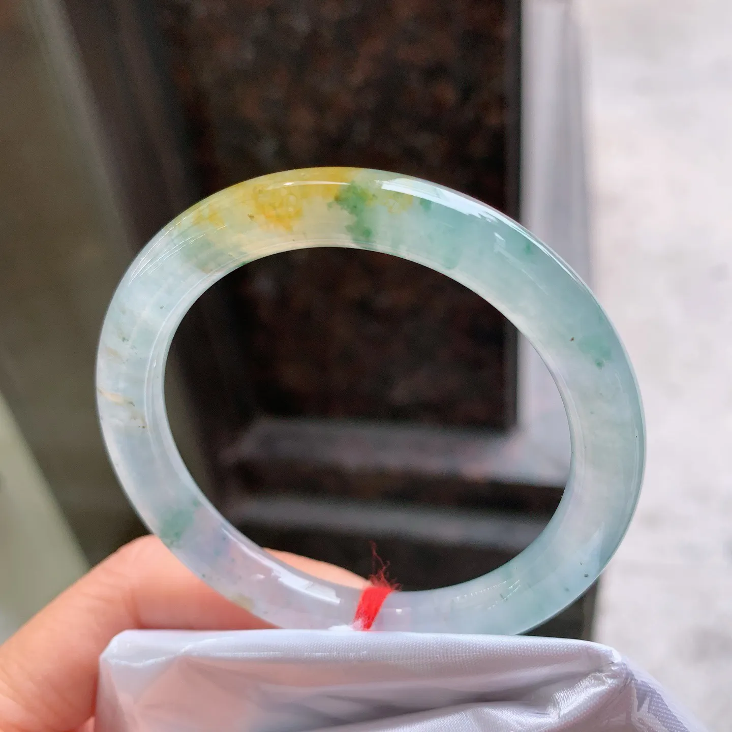 圆条冰黄翡飘花 无瑕 尺寸：51.4/8/8.2 特色料子